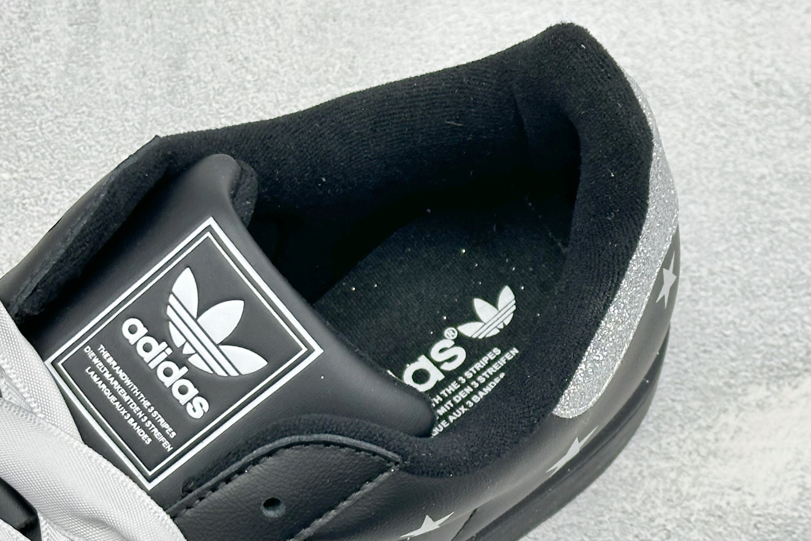 Adidas Originals SUPERSTAR W 贝壳头系列 三叶草低帮经典百搭休闲运动板鞋 货号：JH9977
