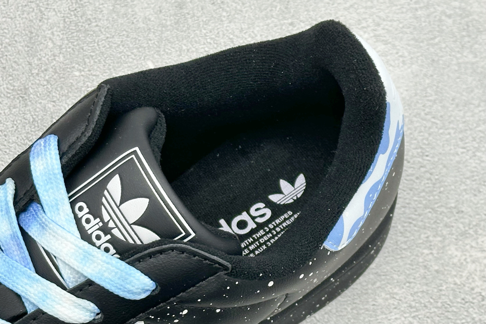 Adidas Originals SUPERSTAR W 贝壳头系列 三叶草低帮经典百搭休闲运动板鞋 货号：JI0079