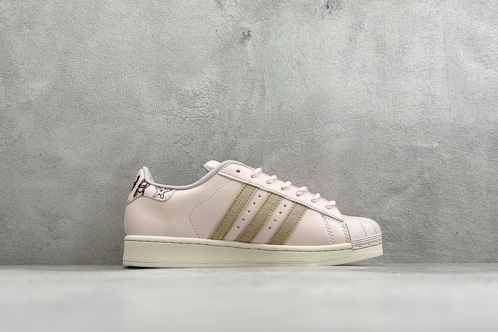 Adidas Originals SUPERSTAR W 贝壳头系列 三叶草低帮经典百搭休闲运动板鞋 货号：LB9744