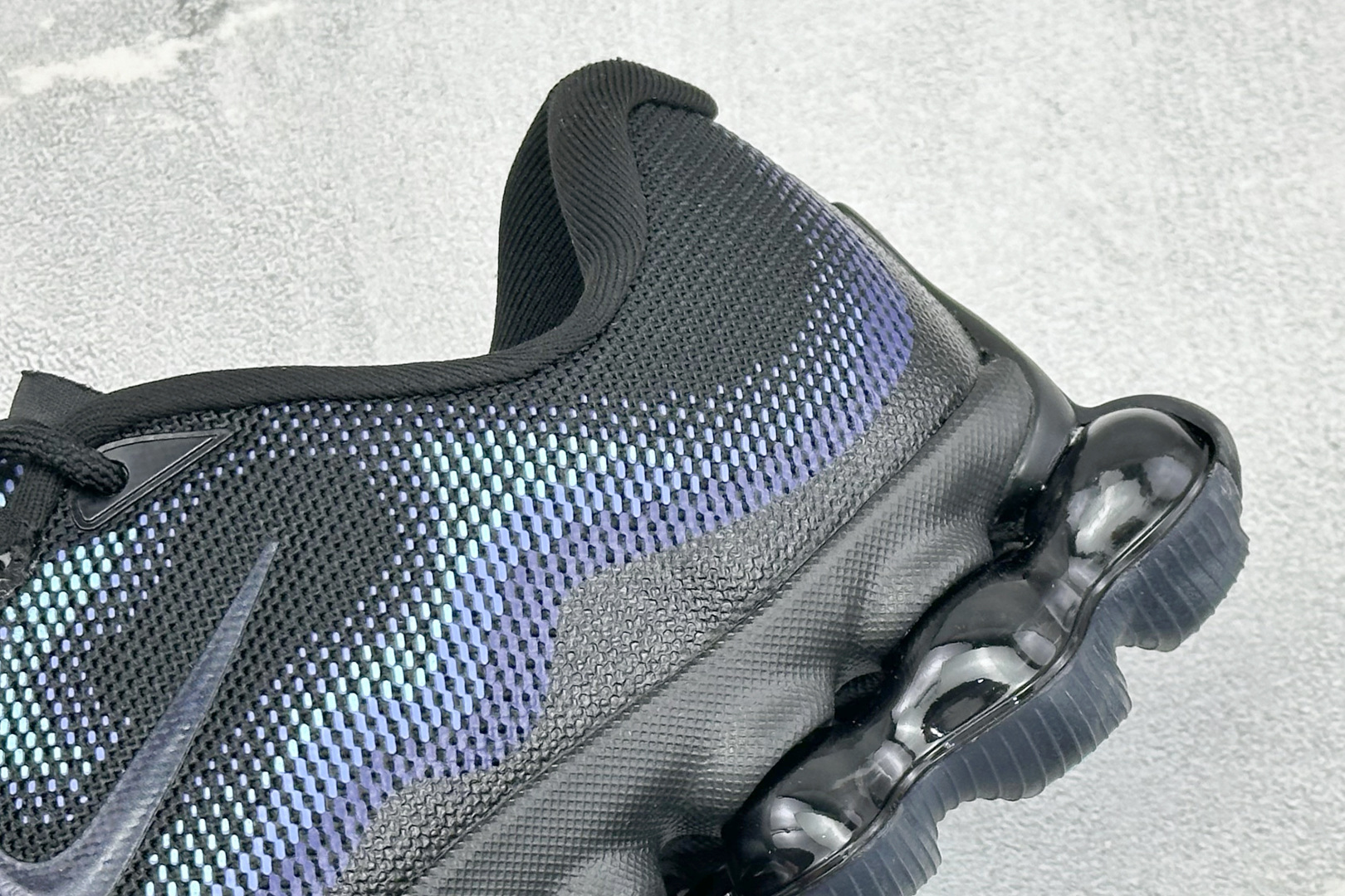 Nike Air Liquid Max 耐克气垫跑步鞋 货号：IQ7634-004 尺码：40-46 