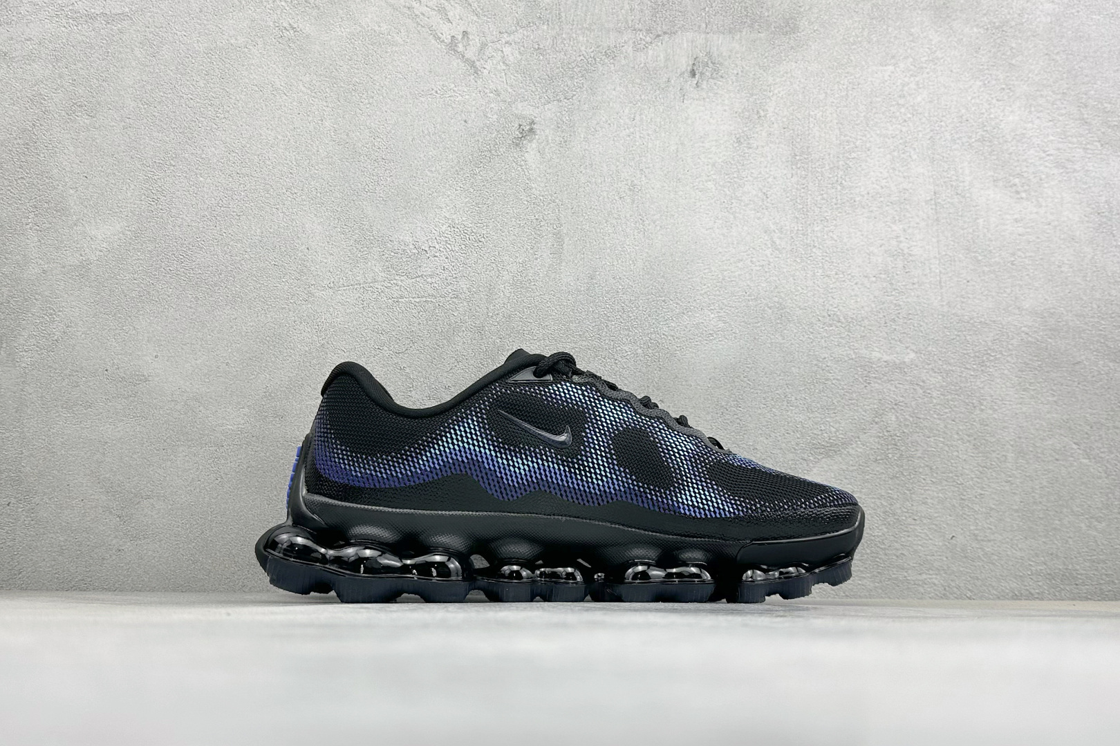 Nike Air Liquid Max 耐克气垫跑步鞋 货号：IQ7634-004 尺码：40-46 