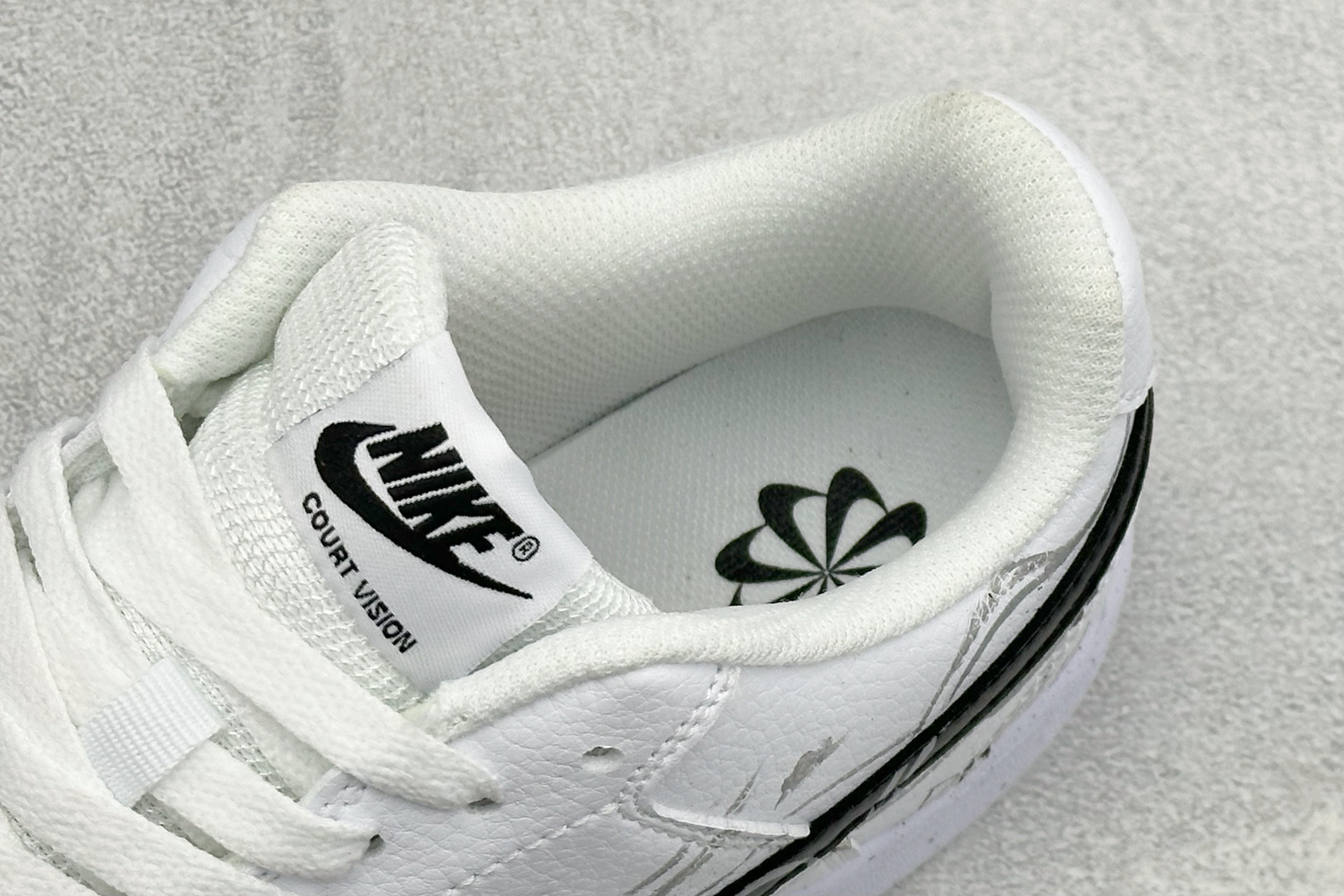 Nike Court Vision Low 手绘涂鸦 休闲运动板鞋 低帮百搭透气休闲运动板鞋，经典耐用的设计，兼顾舒适脚