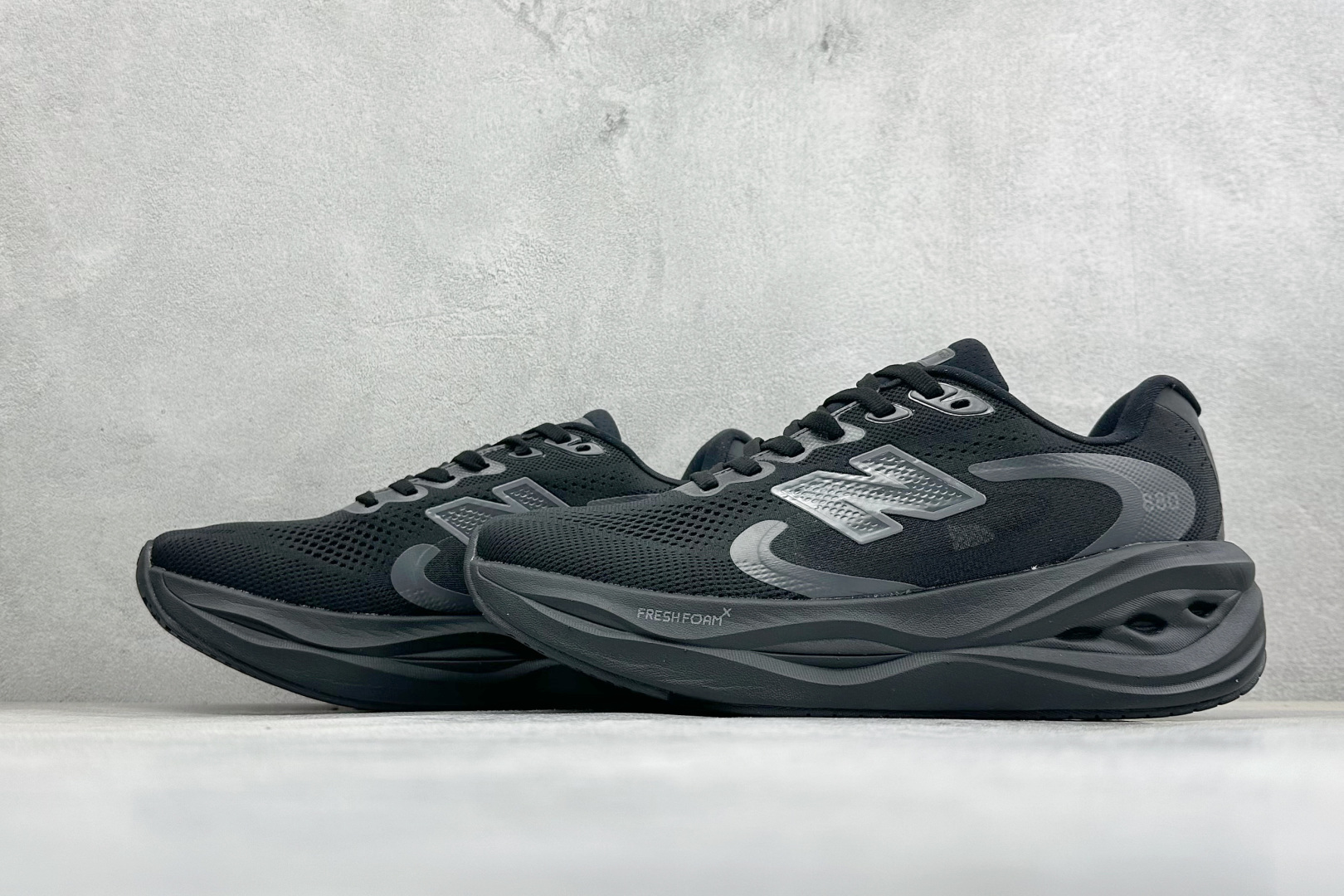 新百伦New Balance Fresh FoamXNB880 柔软舒适防滑耐磨低帮休闲跑步鞋 货号：M880B16 尺