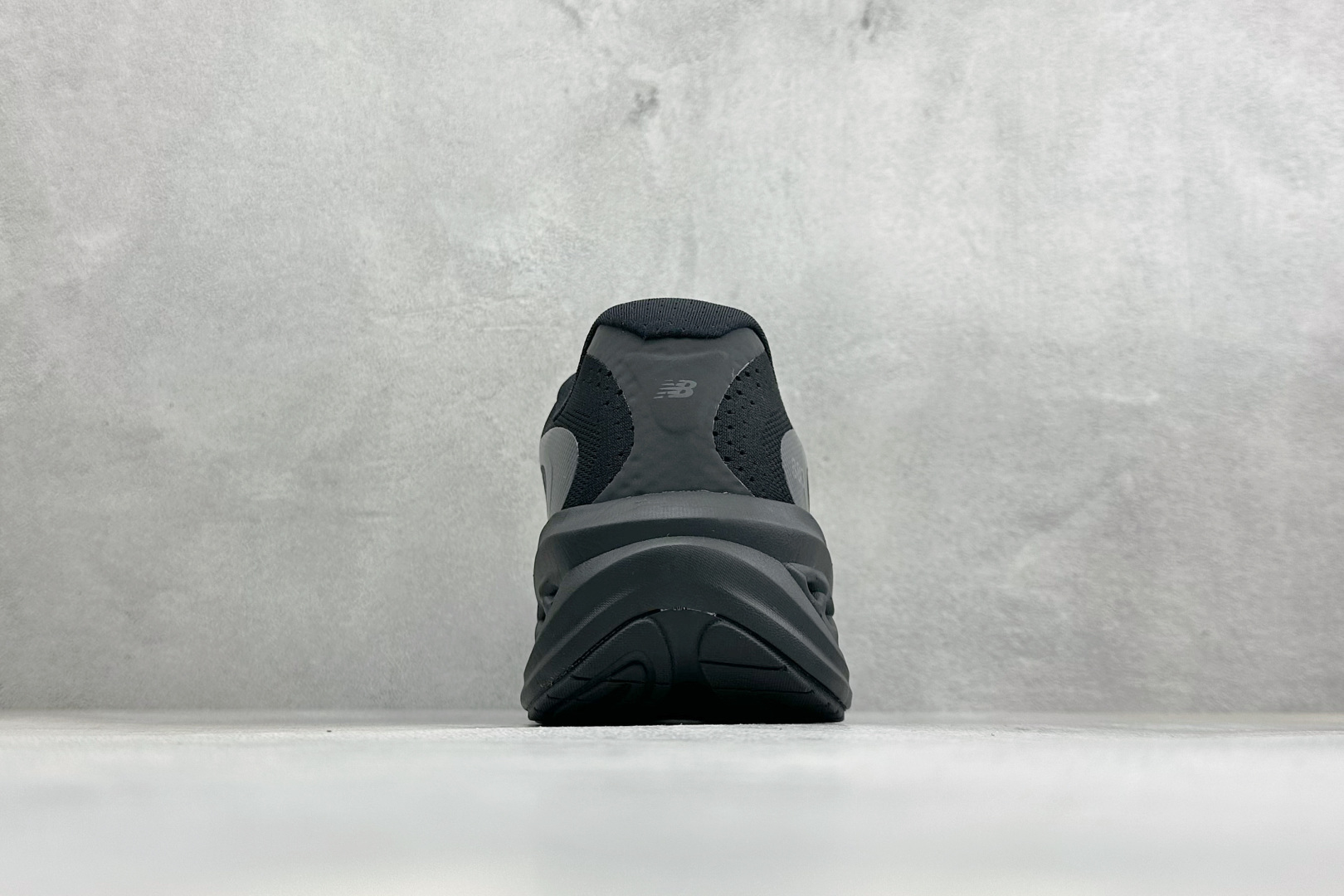 新百伦New Balance Fresh FoamXNB880 柔软舒适防滑耐磨低帮休闲跑步鞋 货号：M880B16 尺