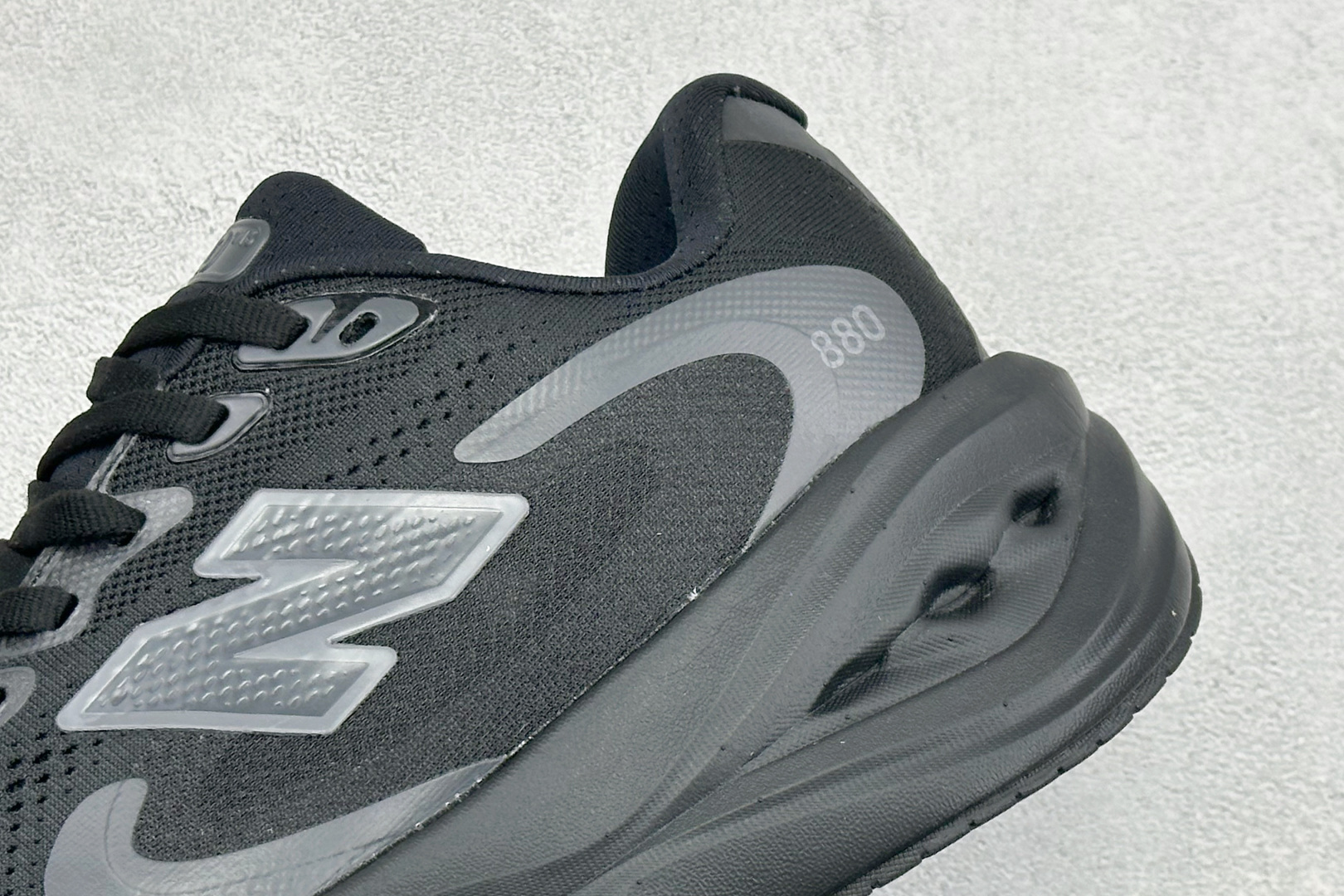 新百伦New Balance Fresh FoamXNB880 柔软舒适防滑耐磨低帮休闲跑步鞋 货号：M880B16 尺