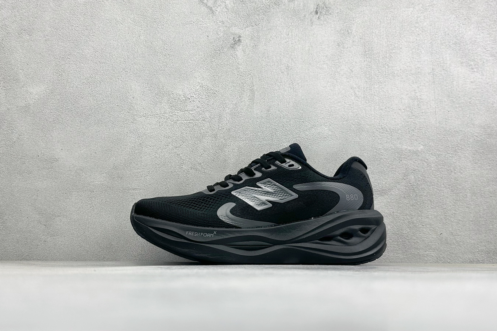 新百伦New Balance Fresh FoamXNB880 柔软舒适防滑耐磨低帮休闲跑步鞋 货号：M880B16 尺