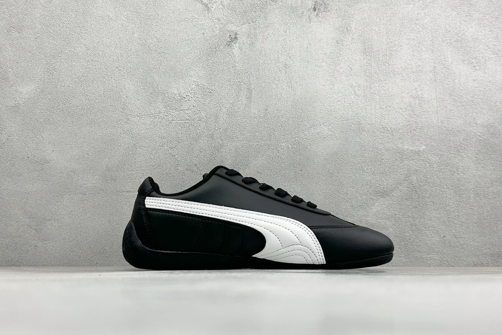 M版Puma Speedcet Etoile Wns 彪马薄底德迅复古运动休闲赛车跑鞋 以趣味十足又前卫复古的设计引领潮