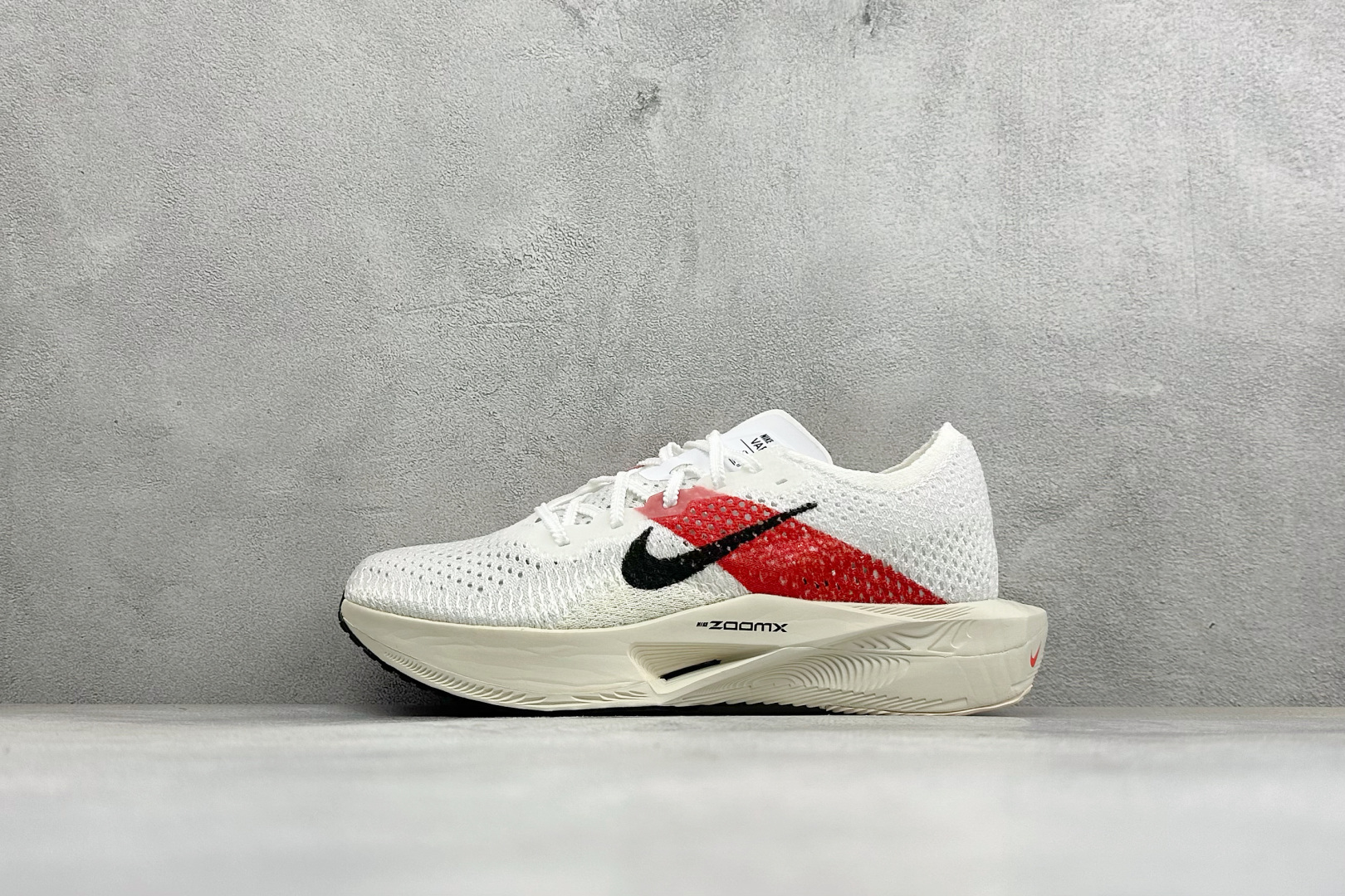 福利特价 Nike Air Zoom Vaporfly NEXT% 3 马拉松竞速专业跑鞋 CELERMESH针织网面非