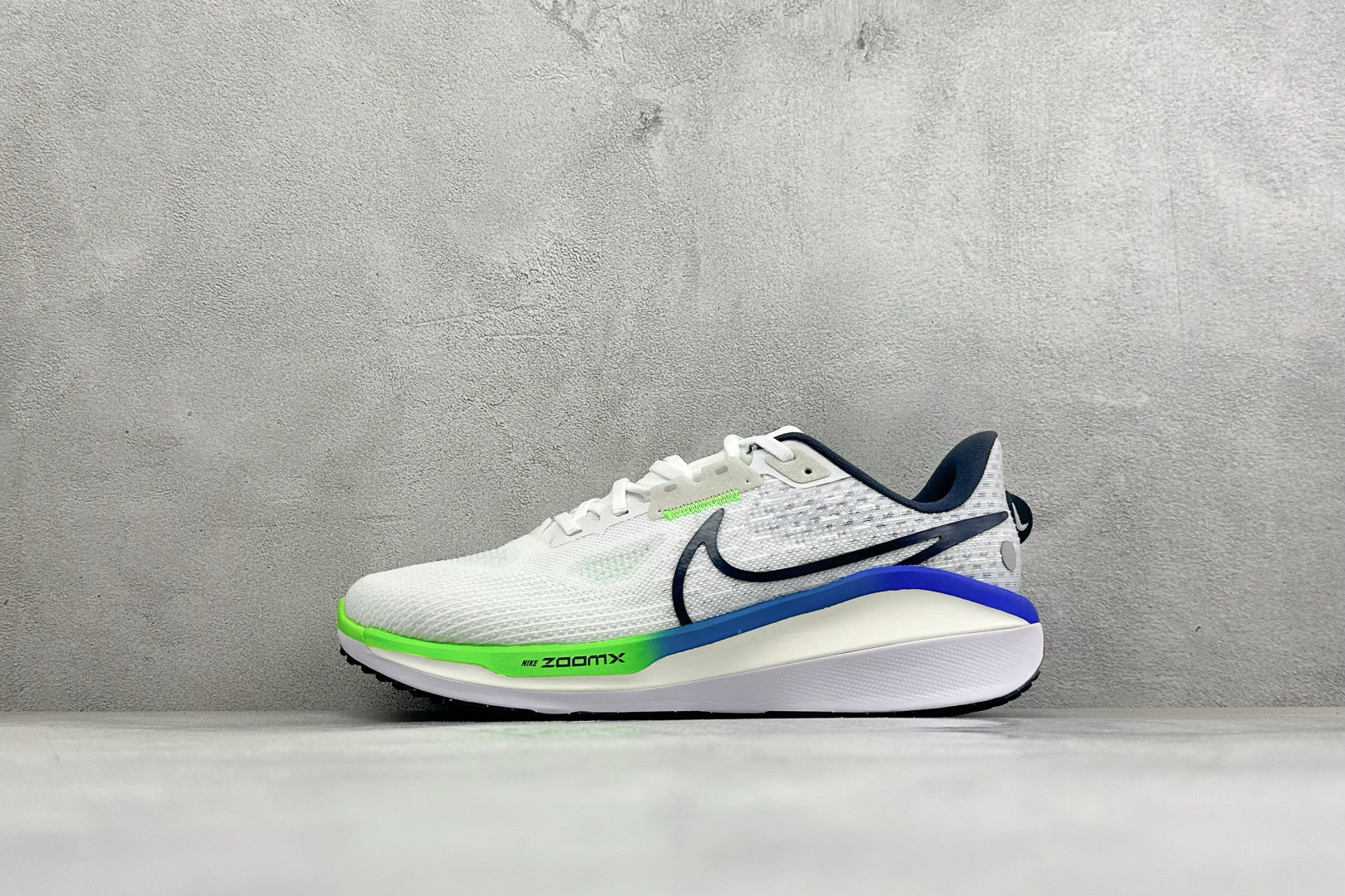 福利特价 NIKE Air Zoom Vomero 17 全新科技提前原鞋开发 充正版本 区别市面真标版本 必定是官方强
