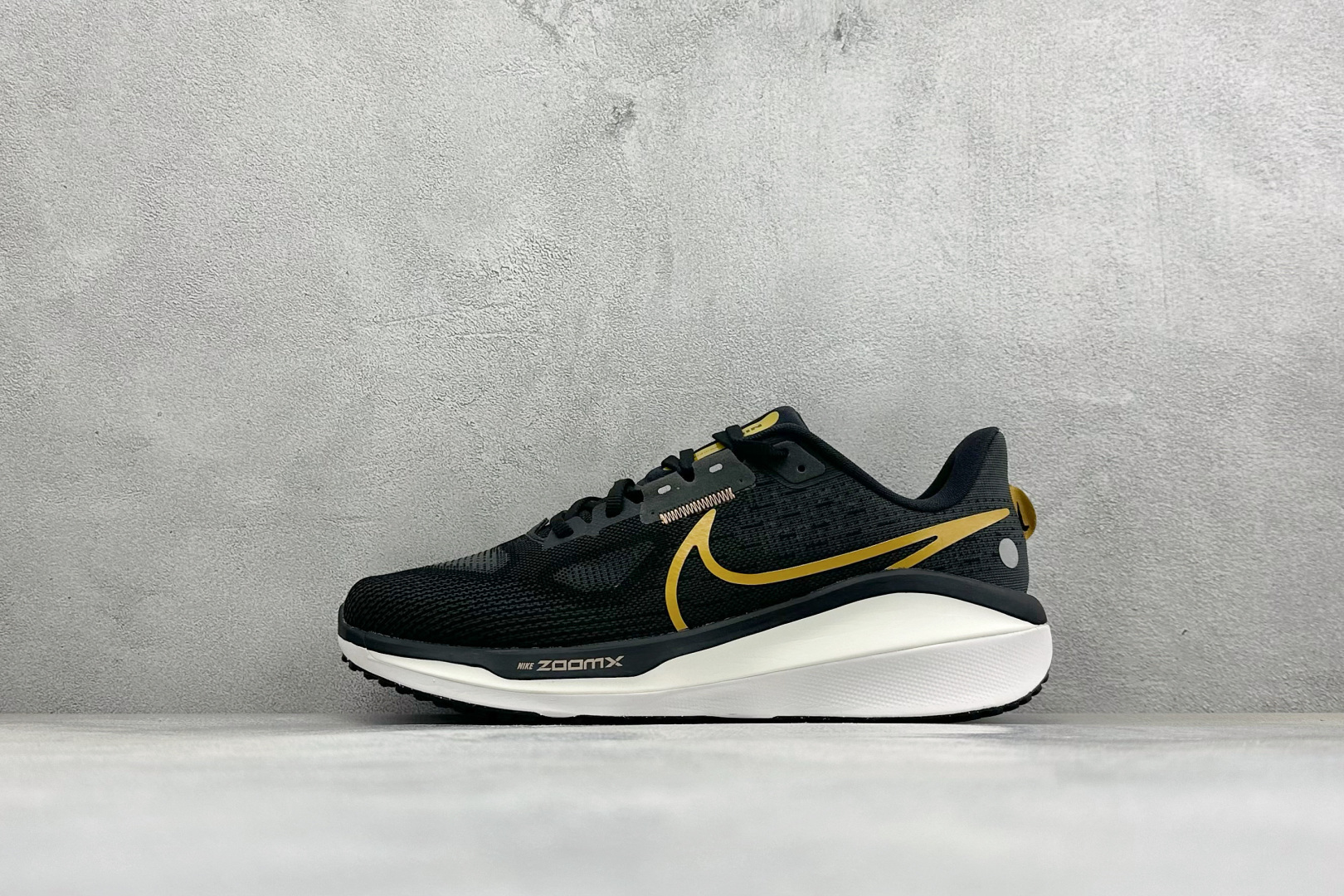 福利特价 NIKE Air Zoom Vomero 17 全新科技提前原鞋开发 充正版本 区别市面真标版本 必定是官方强 福利特价 NIKE Air Zoom Vomero 17 全新科技提前原鞋开发 充正版本 区别市面真标版本 必定是官方强