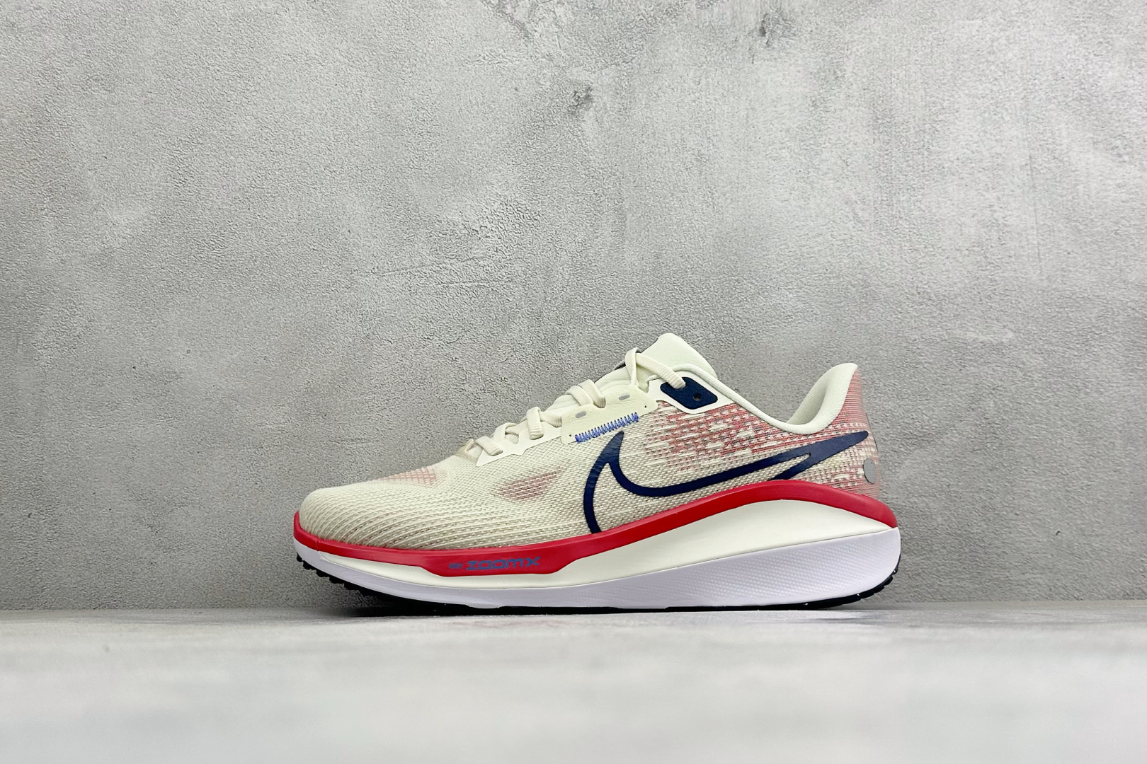 福利特价 NIKE Air Zoom Vomero 17 全新科技提前原鞋开发 充正版本 区别市面真标版本 必定是官方强 福利特价 NIKE Air Zoom Vomero 17 全新科技提前原鞋开发 充正版本 区别市面真标版本 必定是官方强