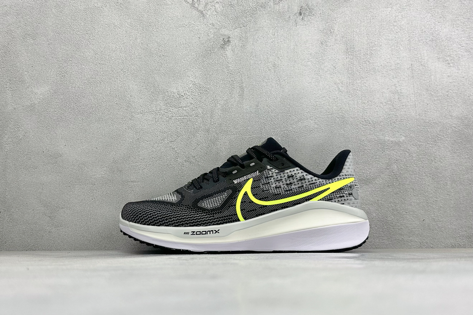 福利特价 NIKE Air Zoom Vomero 17 全新科技提前原鞋开发 充正版本 区别市面真标版本 必定是官方强 福利特价 NIKE Air Zoom Vomero 17 全新科技提前原鞋开发 充正版本 区别市面真标版本 必定是官方强