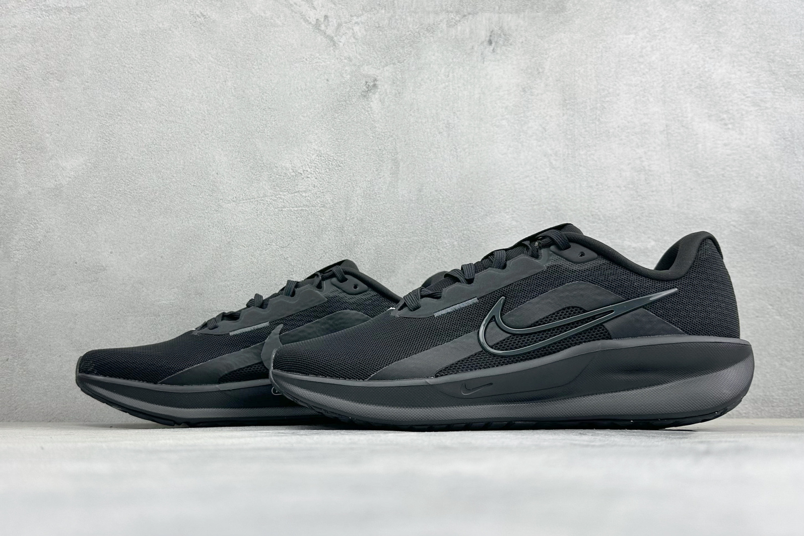 福利特价 NK Revolution 13 Wide 系列低帮轻质缓震透气休闲运动跑步鞋 无论你是跑步新手还是迫切想提速