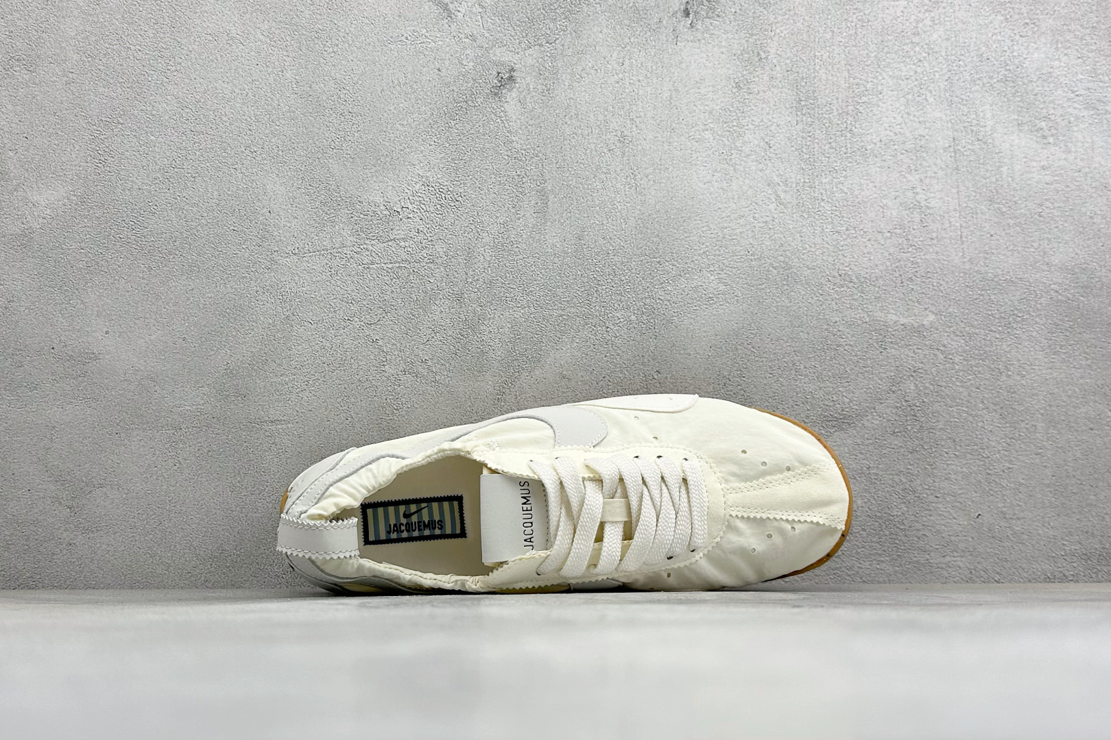 TG版Jacquemus x Nike Moon Shoe SP 网红薄底低帮生活休闲鞋 #鞋面采用柔软的尼龙材质与麂皮