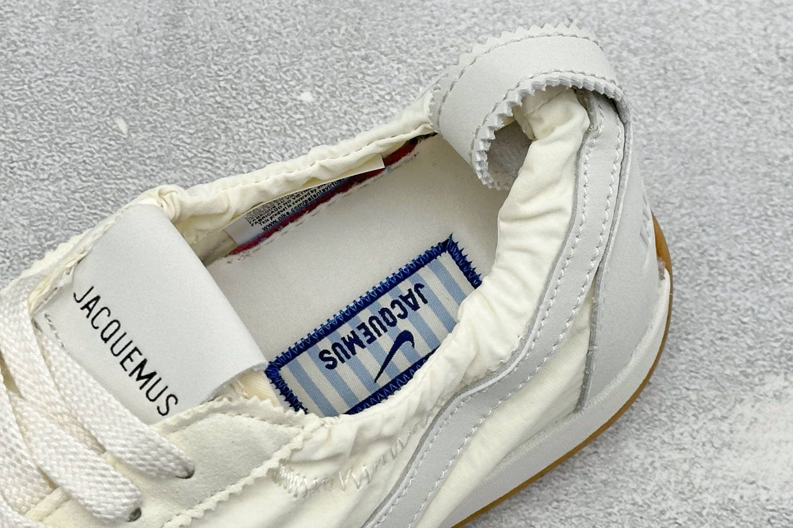 TG版Jacquemus x Nike Moon Shoe SP 网红薄底低帮生活休闲鞋 #鞋面采用柔软的尼龙材质与麂皮