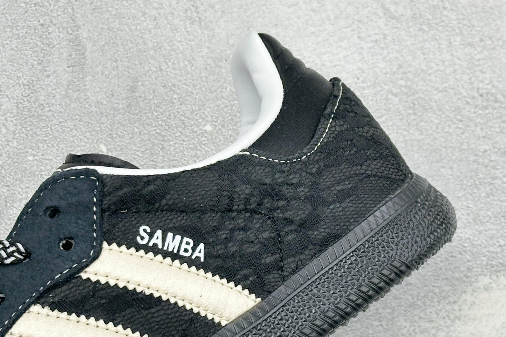 ZC版Adidas Originals Samba OG 阿迪桑巴舞系列绅士德训足球风百搭低帮休闲运动板鞋 货号: KH