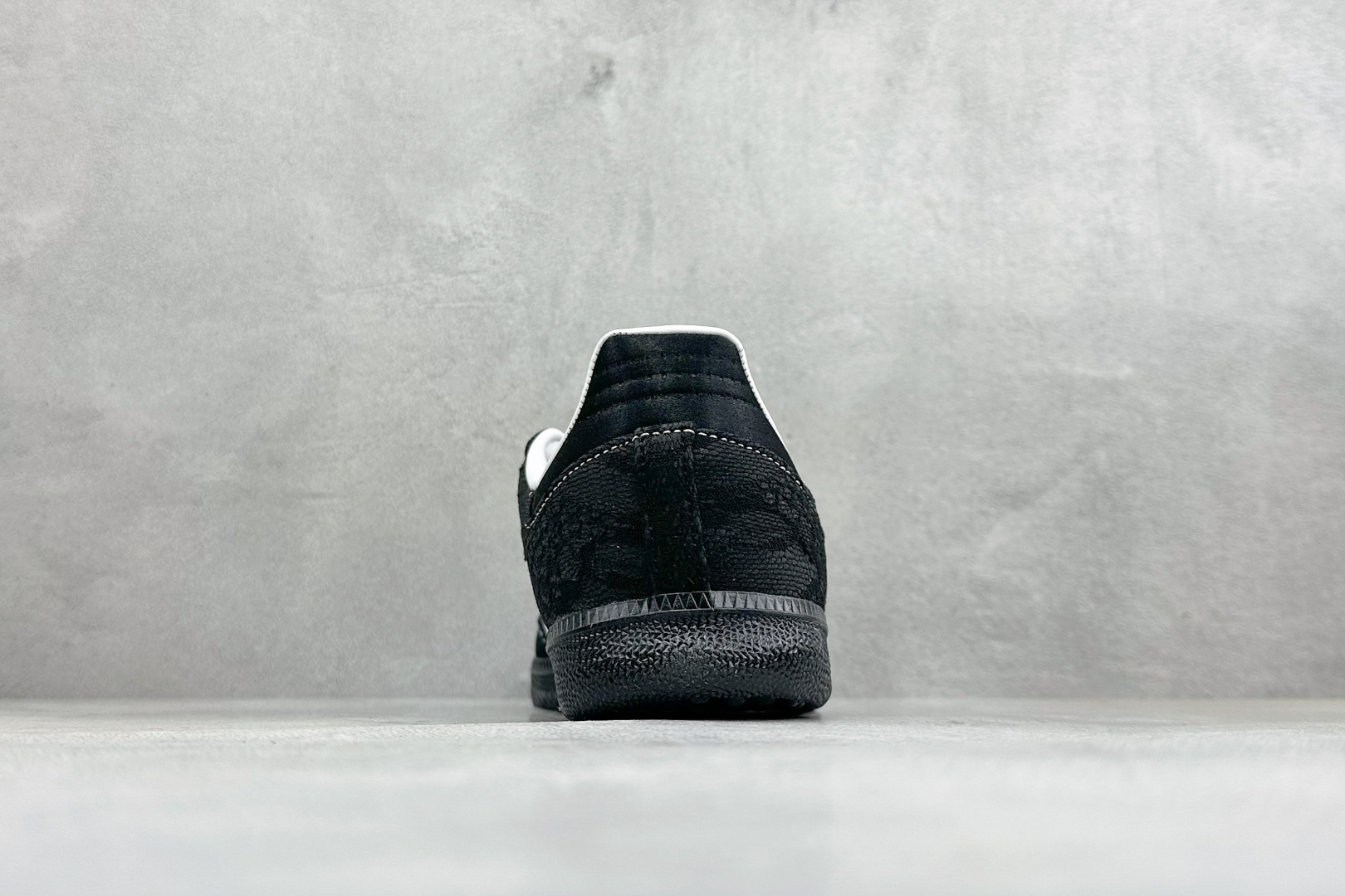 ZC版Adidas Originals Samba OG 阿迪桑巴舞系列绅士德训足球风百搭低帮休闲运动板鞋 货号: KH