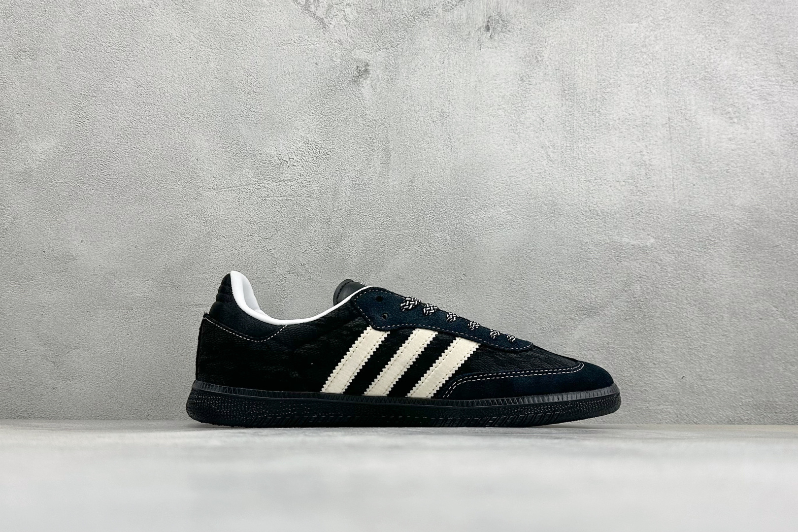 ZC版Adidas Originals Samba OG 阿迪桑巴舞系列绅士德训足球风百搭低帮休闲运动板鞋 货号: KH