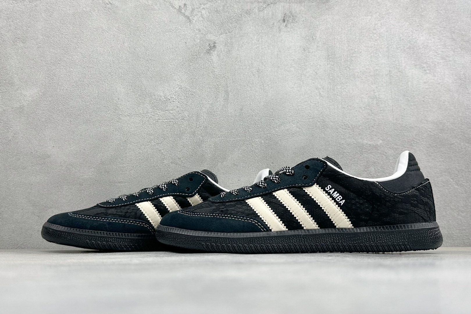 ZC版Adidas Originals Samba OG 阿迪桑巴舞系列绅士德训足球风百搭低帮休闲运动板鞋 货号: KH