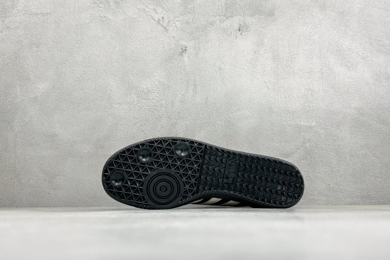 ZC版Adidas Originals Samba OG 阿迪桑巴舞系列绅士德训足球风百搭低帮休闲运动板鞋 货号: KH