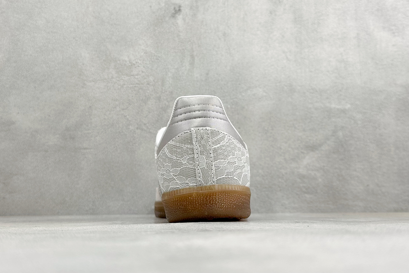 ZC版Adidas Originals Samba OG 阿迪桑巴舞系列绅士德训足球风百搭低帮休闲运动板鞋 货号: KH