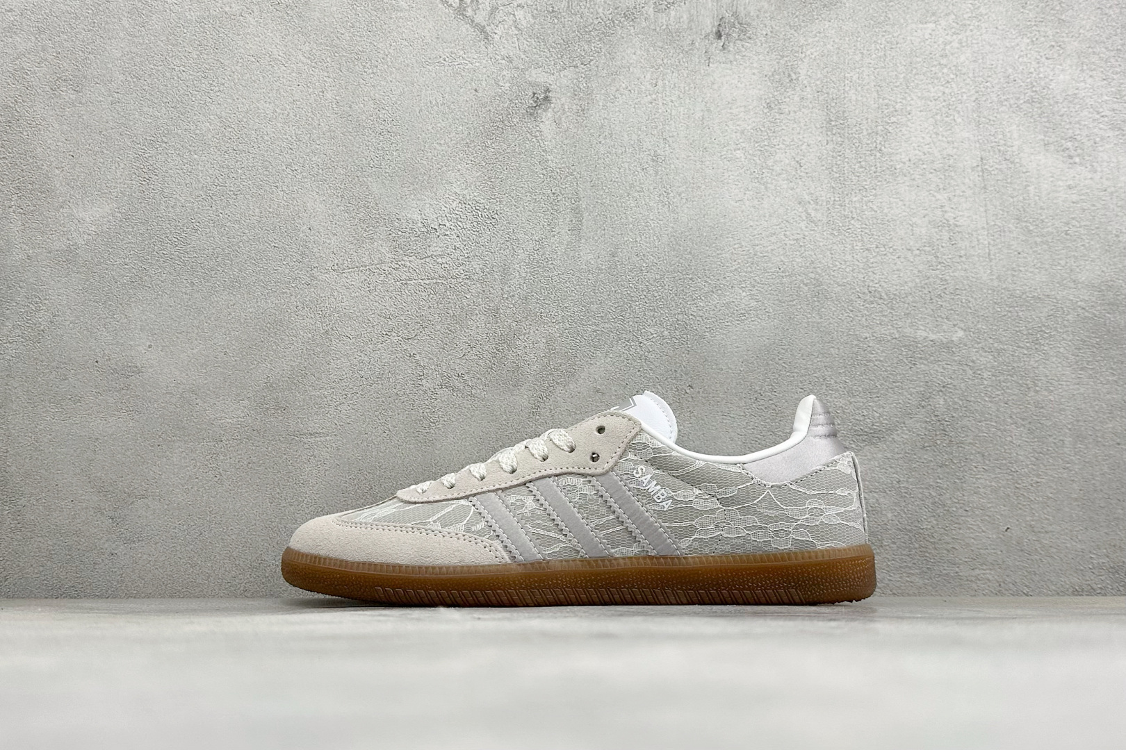 ZC版Adidas Originals Samba OG 阿迪桑巴舞系列绅士德训足球风百搭低帮休闲运动板鞋 货号: KH