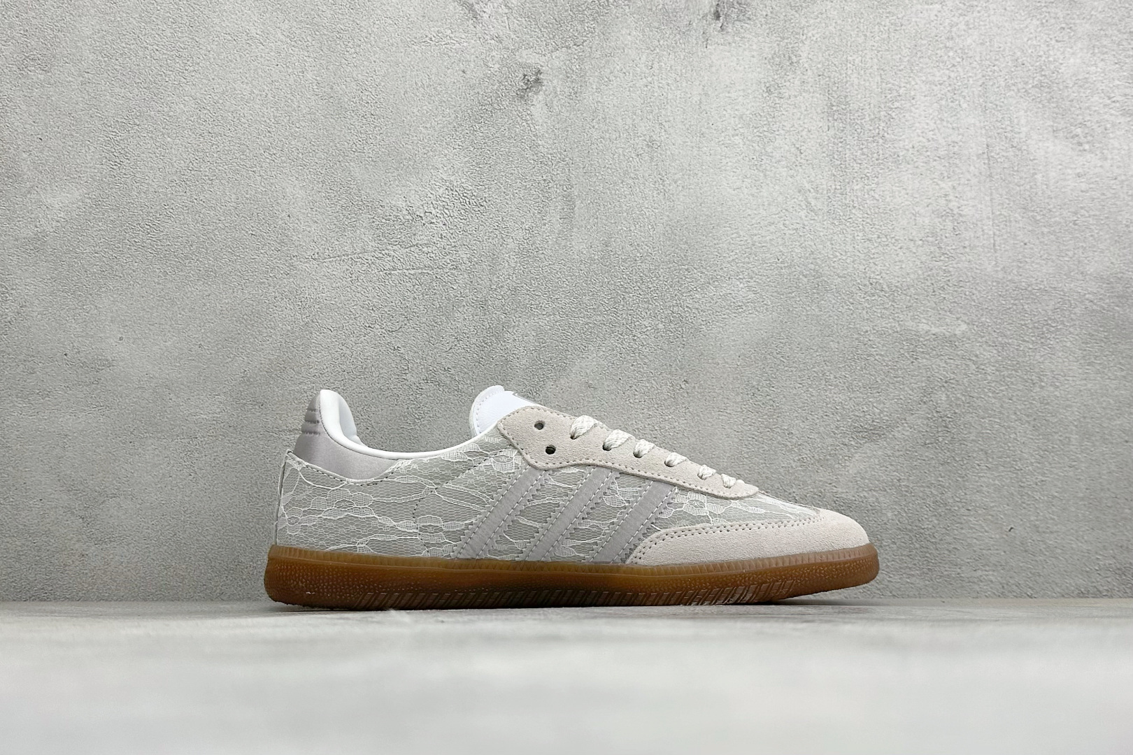 ZC版Adidas Originals Samba OG 阿迪桑巴舞系列绅士德训足球风百搭低帮休闲运动板鞋 货号: KH