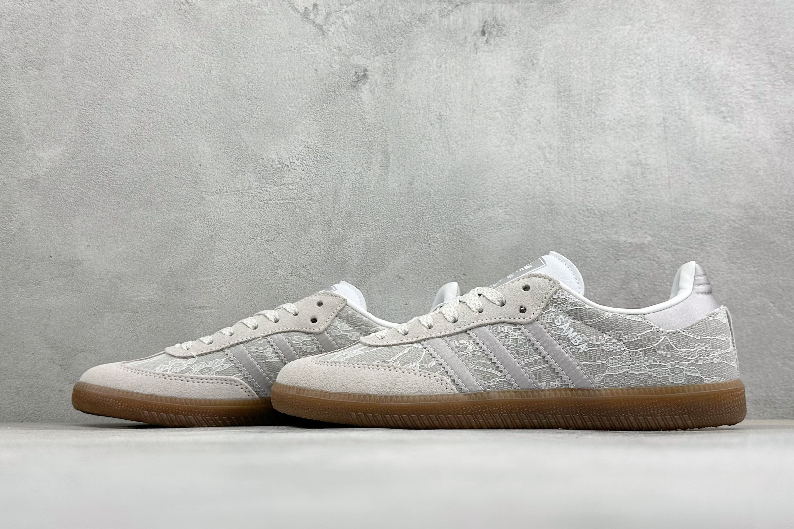 ZC版Adidas Originals Samba OG 阿迪桑巴舞系列绅士德训足球风百搭低帮休闲运动板鞋 货号: KH