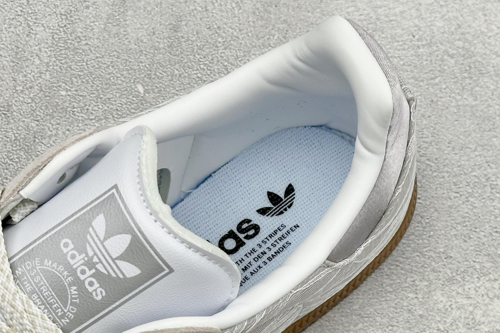 ZC版Adidas Originals Samba OG 阿迪桑巴舞系列绅士德训足球风百搭低帮休闲运动板鞋 货号: KH