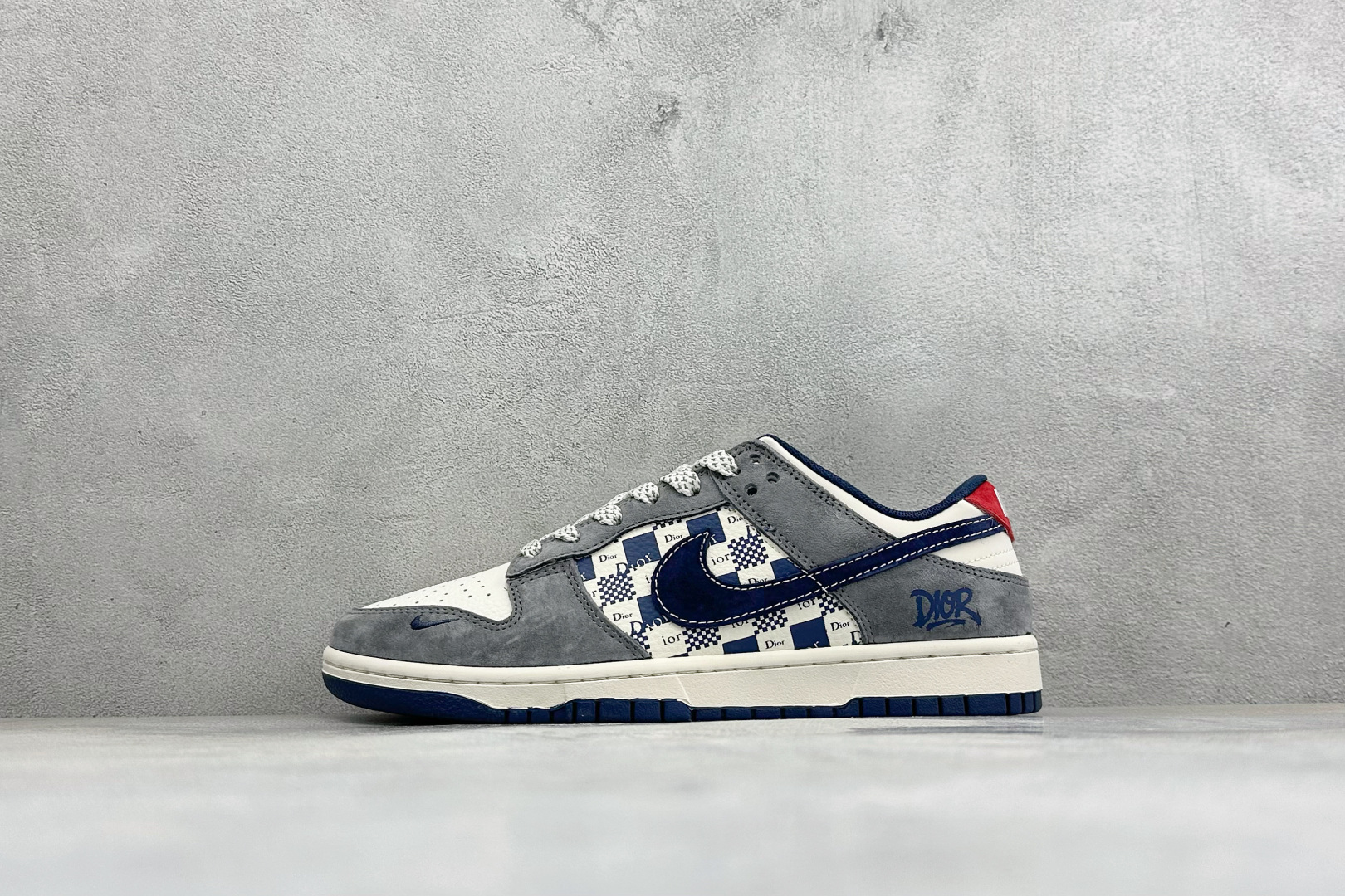 福利特价 Nike Dunk Low Retro 联名 周年高端定制 低帮休闲板鞋 #定制鞋盒 大厂纯原品质出货 超高清 福利特价 Nike Dunk Low Retro 联名 周年高端定制 低帮休闲板鞋 #定制鞋盒 大厂纯原品质出货 超高清