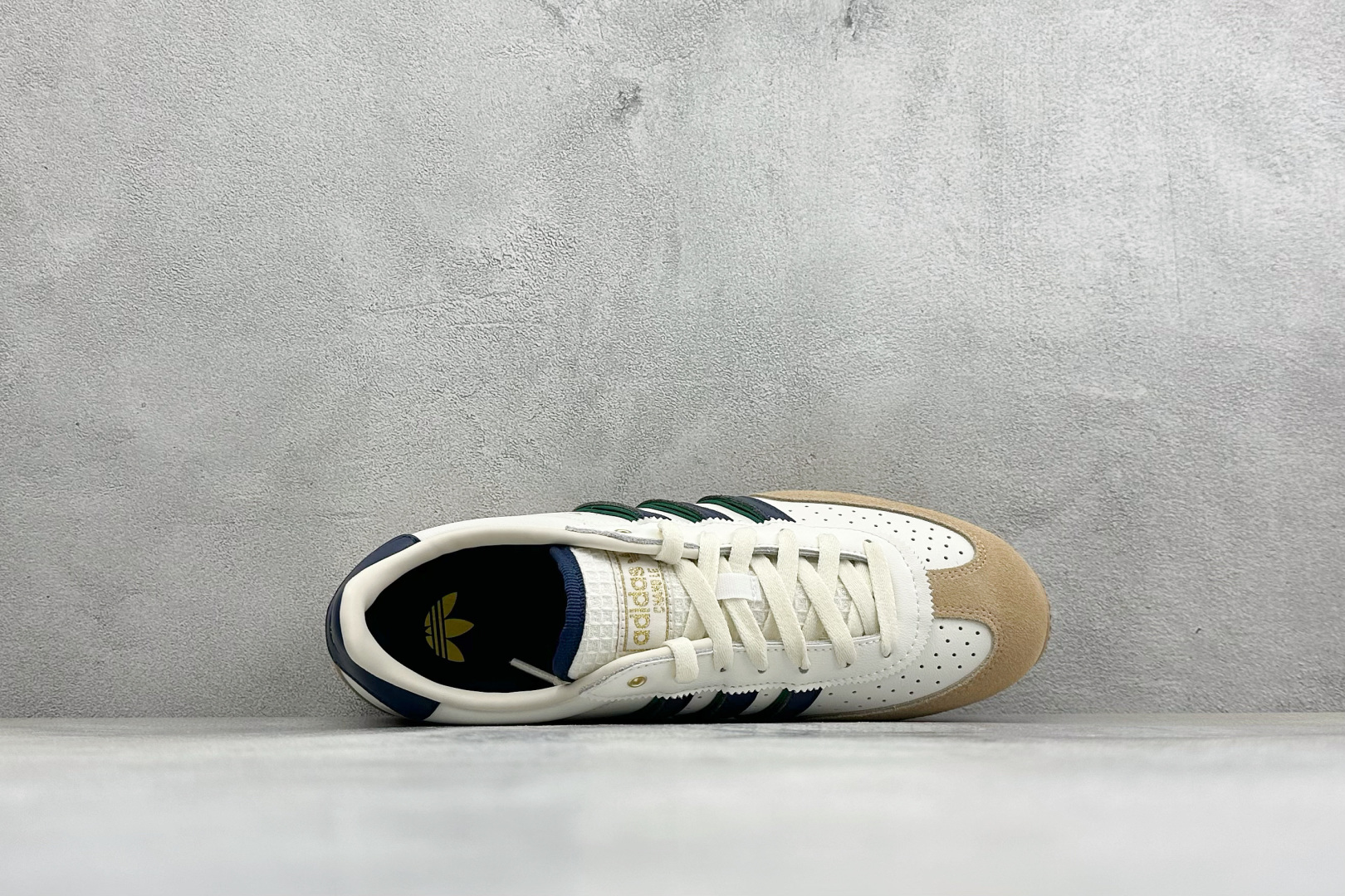 Adidas Originals Changle系列 阿迪达斯 三叶草 百搭低帮休闲运动板鞋 货号：LA1355 Siz