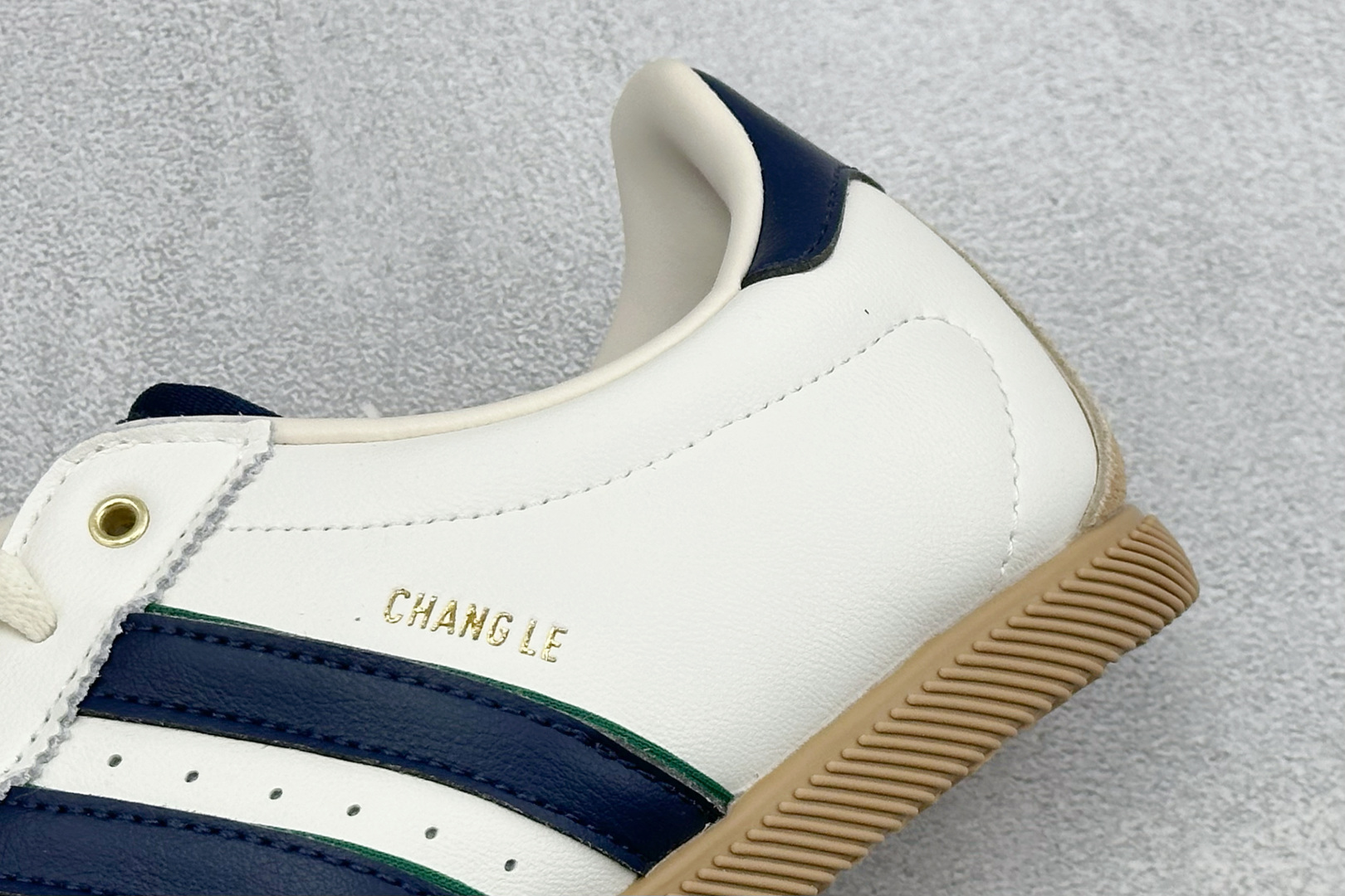 Adidas Originals Changle系列 阿迪达斯 三叶草 百搭低帮休闲运动板鞋 货号：LA1355 Siz