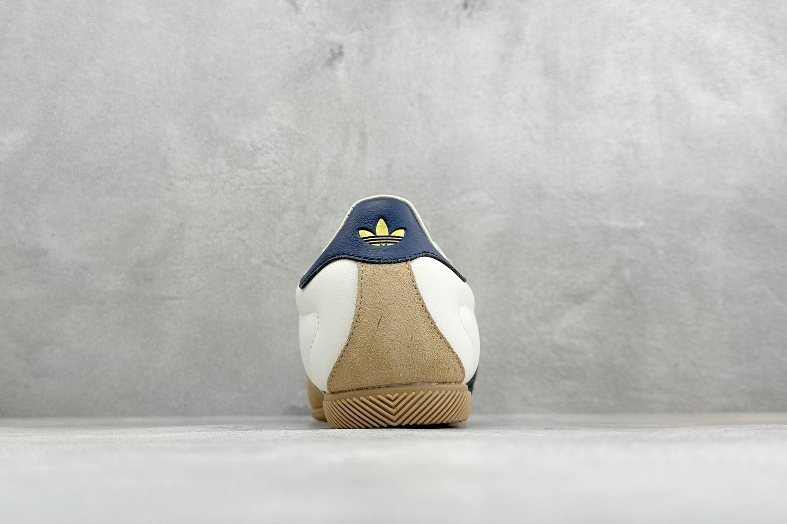 Adidas Originals Changle系列 阿迪达斯 三叶草 百搭低帮休闲运动板鞋 货号：LA1355 Siz