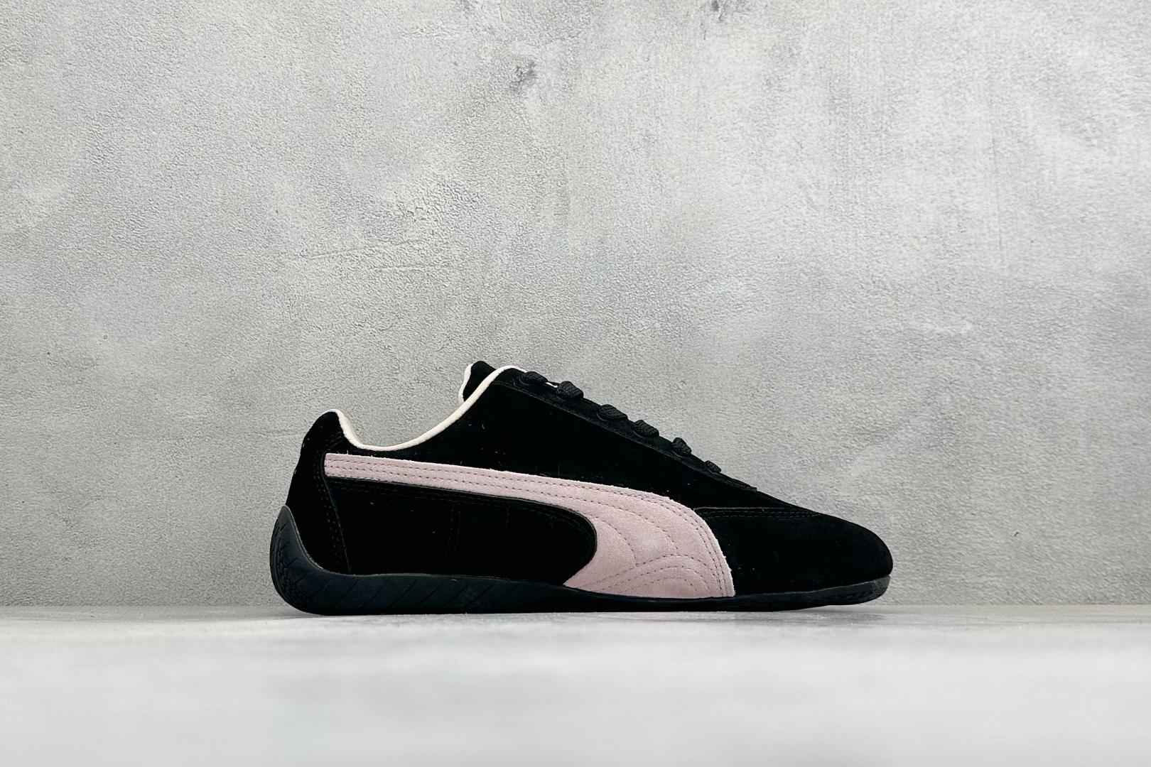 M版Puma Speedcet Etoile Wns 彪马薄底德迅复古运动休闲赛车跑鞋 以趣味十足又前卫复古的设计引领潮