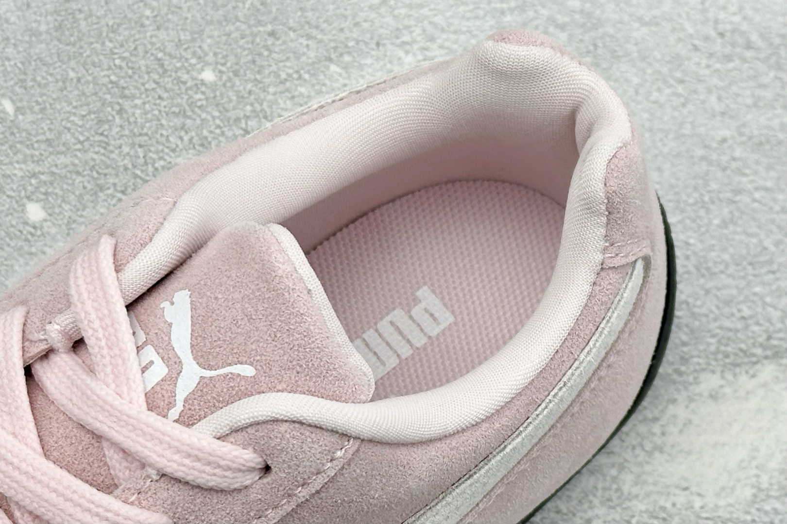 M版Puma Speedcet Etoile Wns 彪马薄底德迅复古运动休闲赛车跑鞋 以趣味十足又前卫复古的设计引领潮