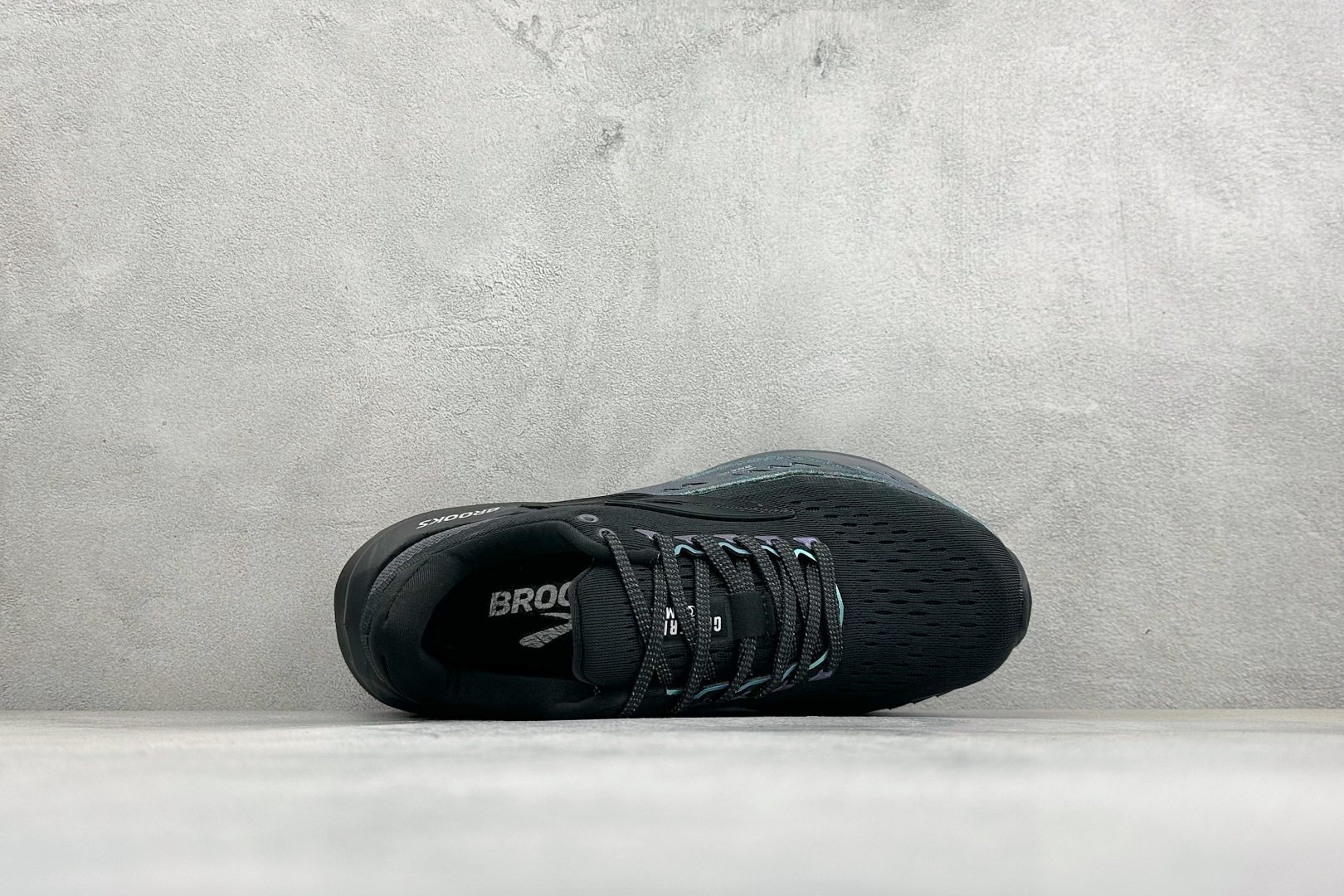 Brooks 布鲁克斯Glycerin Max 2 超级甘油 厚底马拉松缓震跑鞋 该鞋以厚实的中底和高分子注氮技术为特点