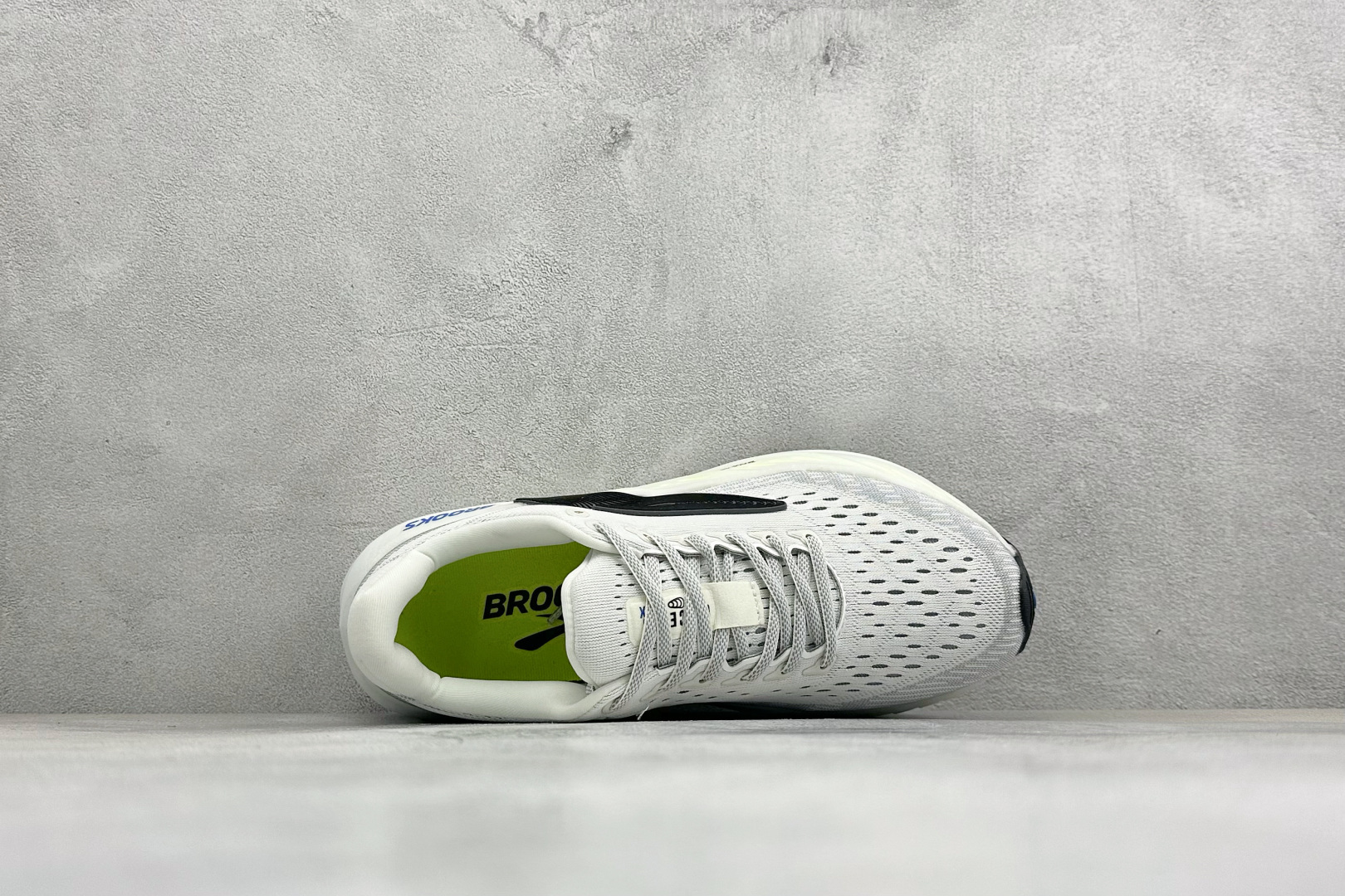 Brooks 布鲁克斯Glycerin Max 2 超级甘油 厚底马拉松缓震跑鞋 该鞋以厚实的中底和高分子注氮技术为特点 Brooks 布鲁克斯Glycerin Max 2 超级甘油 厚底马拉松缓震跑鞋 该鞋以厚实的中底和高分子注氮技术为特点