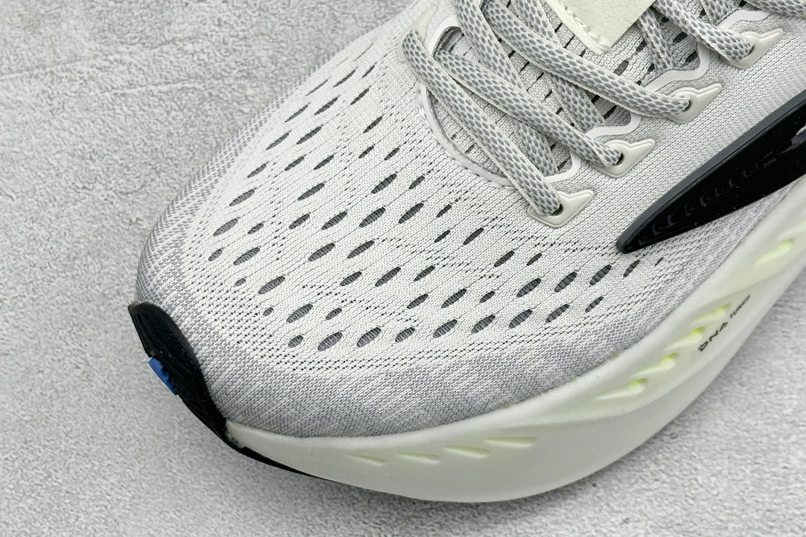 Brooks 布鲁克斯Glycerin Max 2 超级甘油 厚底马拉松缓震跑鞋 该鞋以厚实的中底和高分子注氮技术为特点 Brooks 布鲁克斯Glycerin Max 2 超级甘油 厚底马拉松缓震跑鞋 该鞋以厚实的中底和高分子注氮技术为特点