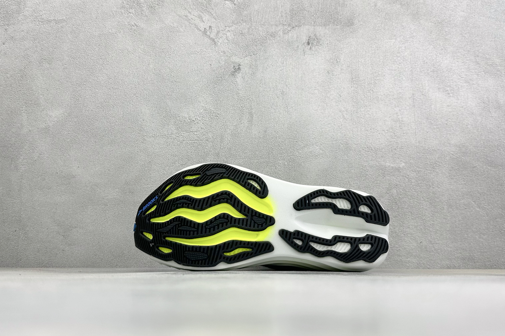 Brooks 布鲁克斯Glycerin Max 2 超级甘油 厚底马拉松缓震跑鞋 该鞋以厚实的中底和高分子注氮技术为特点 Brooks 布鲁克斯Glycerin Max 2 超级甘油 厚底马拉松缓震跑鞋 该鞋以厚实的中底和高分子注氮技术为特点