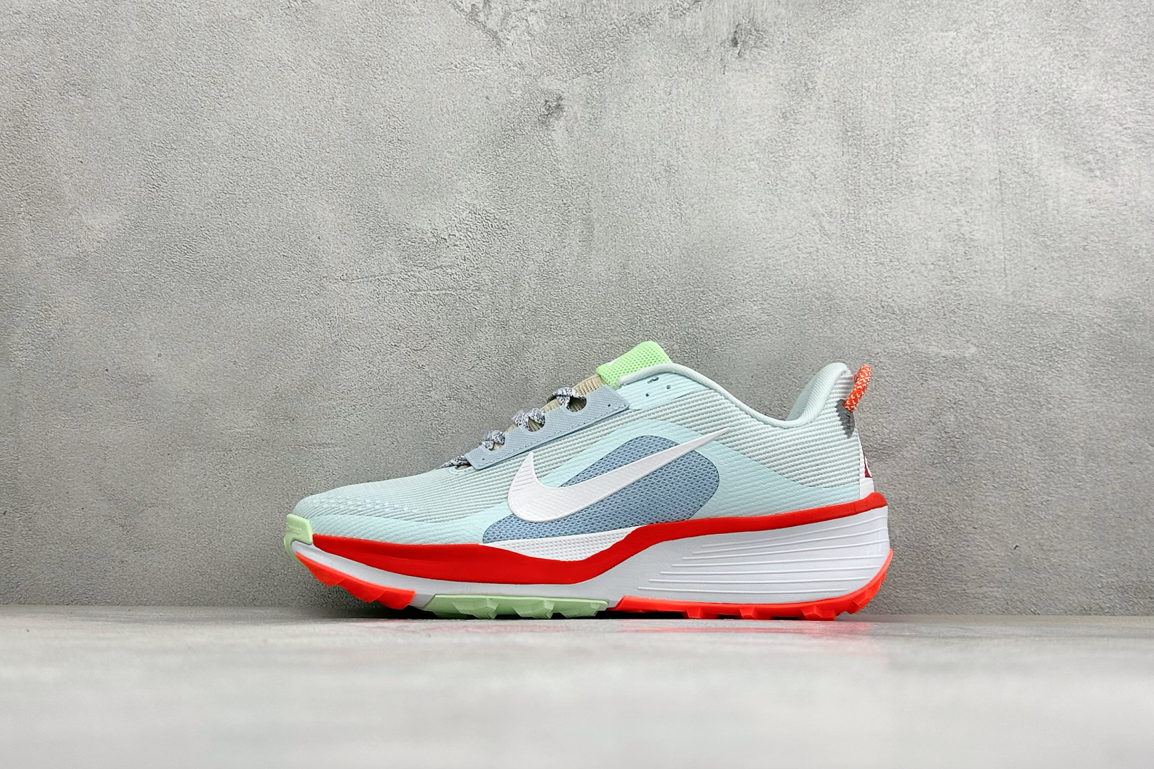 福利特价 Nike REACTX PEGASUS TRAIL 6 越野跑步鞋 登月兼顾迅疾外观和稳固脚感 后跟覆面和中足