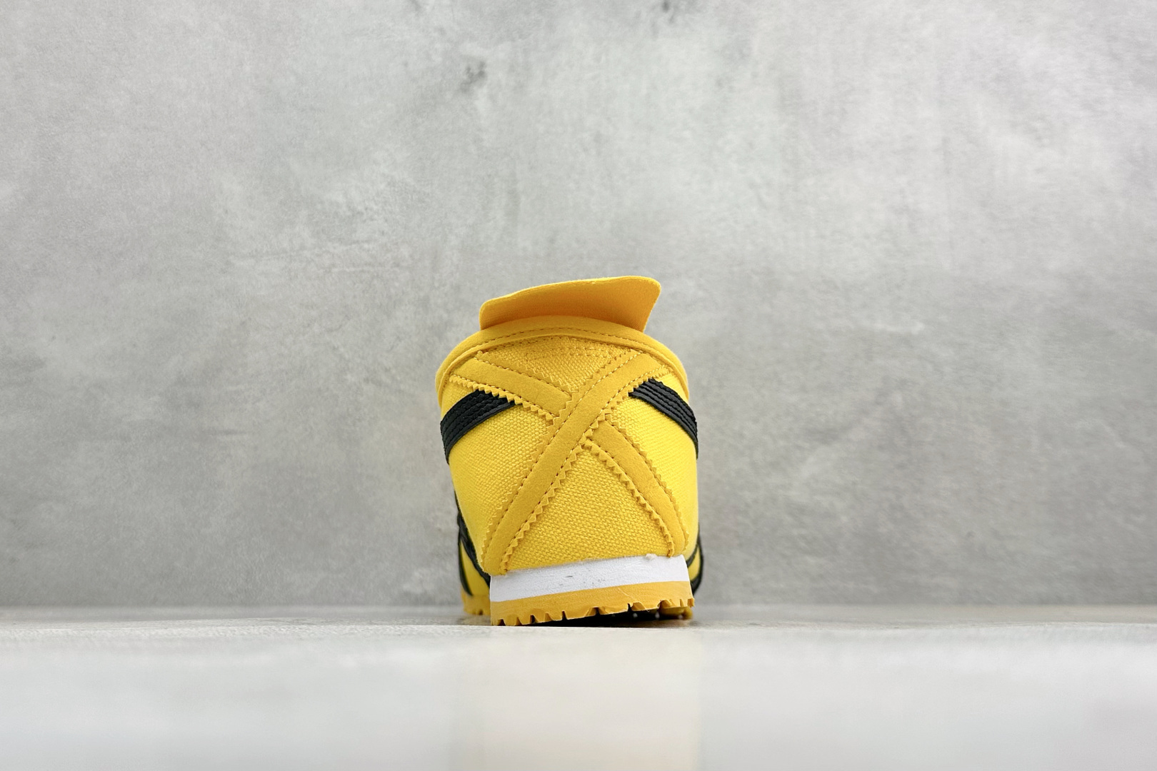 FS版MEXICO 66 SLIP-ON 亚瑟士复古低帮休闲跑鞋 TOKUTEN的灵感来源于80年代的室内用鞋 T-TO