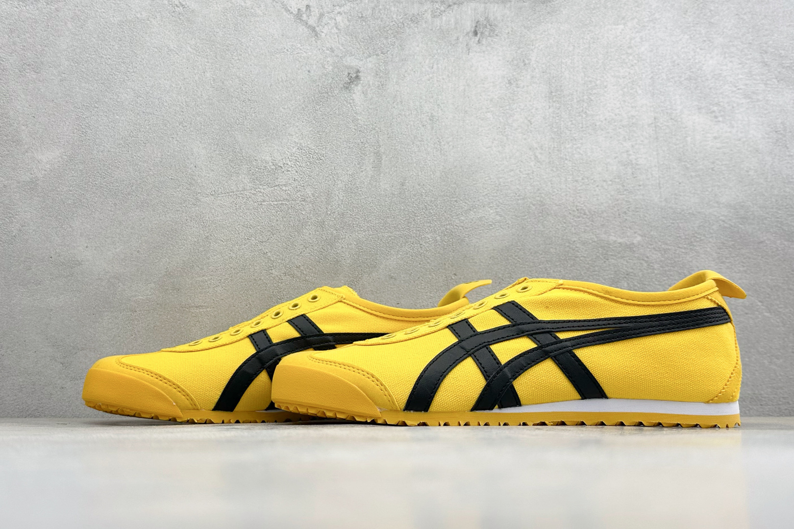 FS版MEXICO 66 SLIP-ON 亚瑟士复古低帮休闲跑鞋 TOKUTEN的灵感来源于80年代的室内用鞋 T-TO