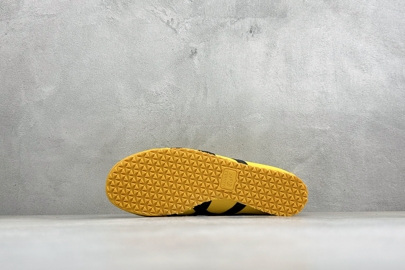 FS版MEXICO 66 SLIP-ON 亚瑟士复古低帮休闲跑鞋 TOKUTEN的灵感来源于80年代的室内用鞋 T-TO