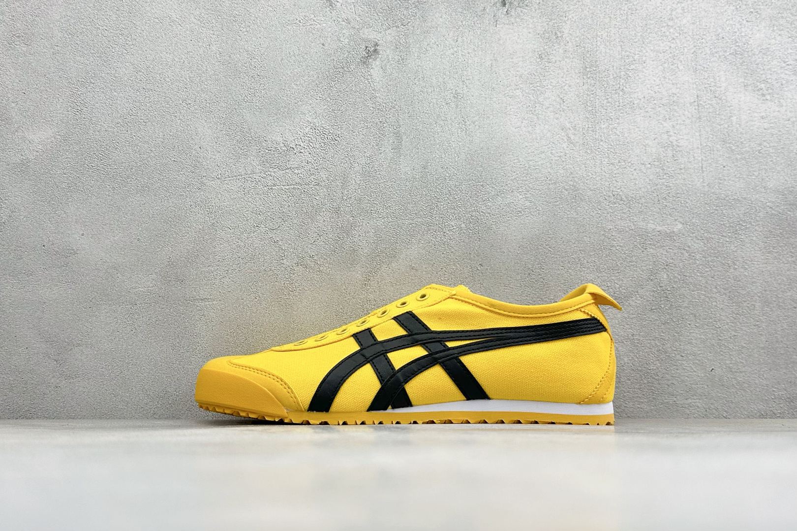 FS版MEXICO 66 SLIP-ON 亚瑟士复古低帮休闲跑鞋 TOKUTEN的灵感来源于80年代的室内用鞋 T-TO
