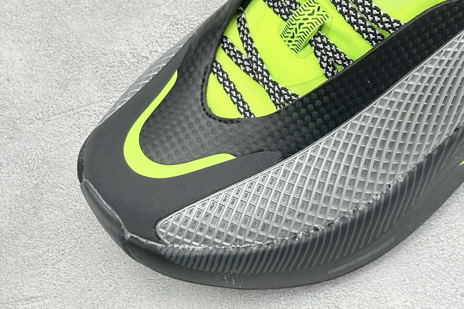 JF版AD Hyper Boost Edge M 轻量竞速运动跑鞋 CELERMESH针织网面非常轻薄 纤维间的缝隙很大
