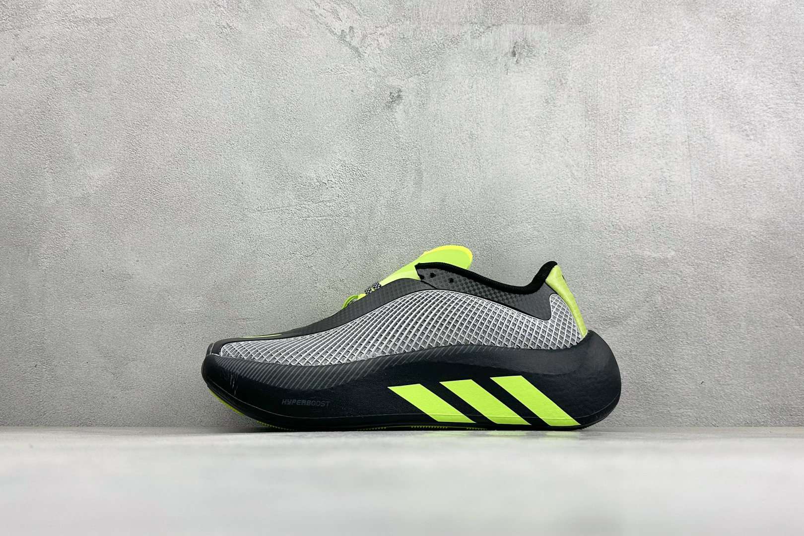 JF版AD Hyper Boost Edge M 轻量竞速运动跑鞋 CELERMESH针织网面非常轻薄 纤维间的缝隙很大