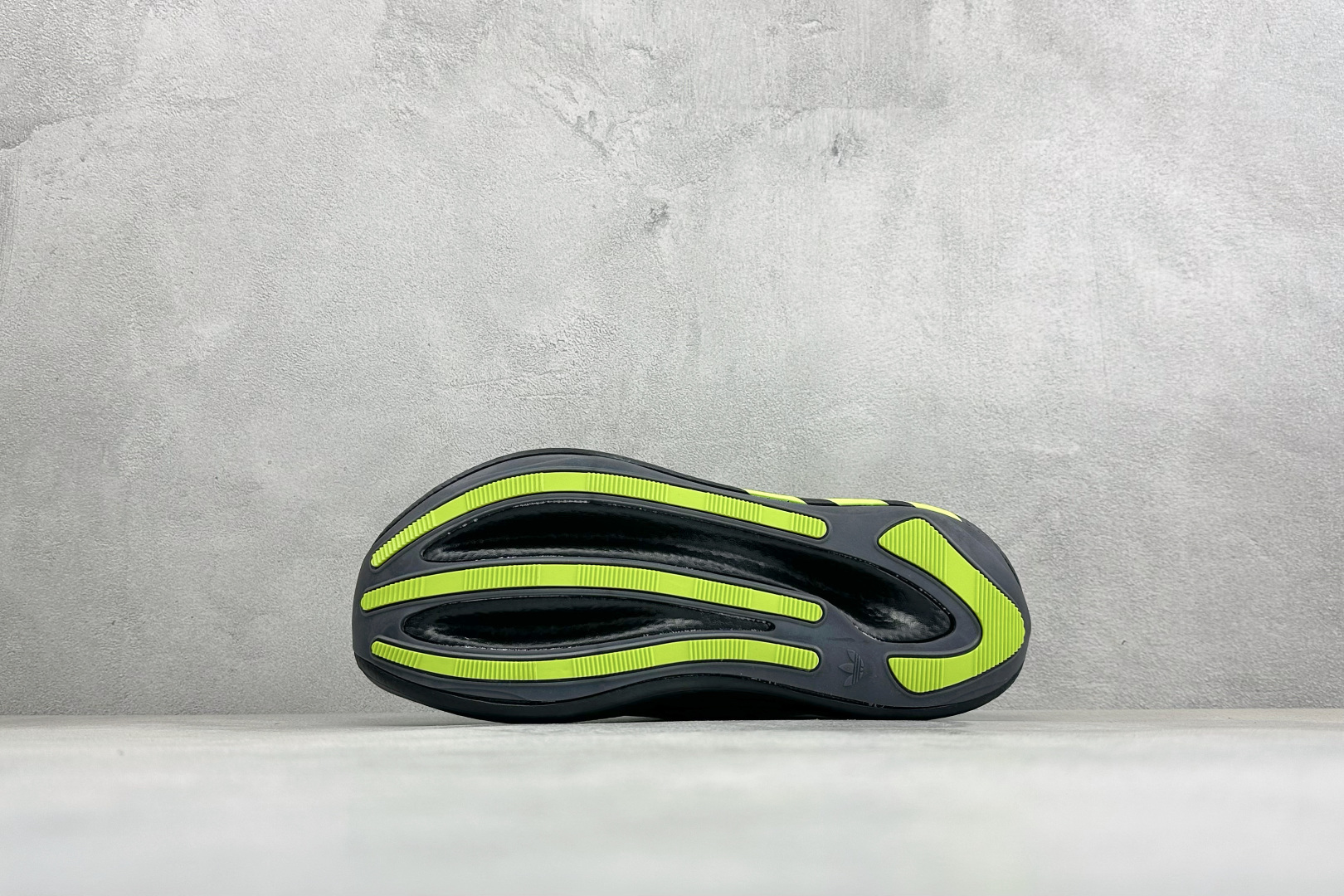 JF版AD Hyper Boost Edge M 轻量竞速运动跑鞋 CELERMESH针织网面非常轻薄 纤维间的缝隙很大