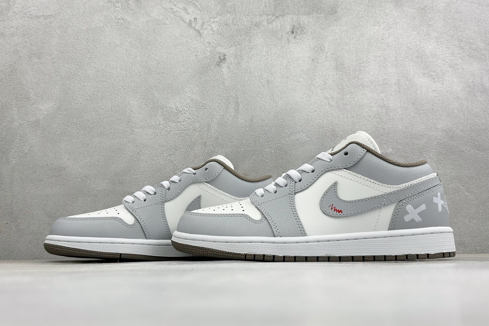 Air Jordan 1 Low 灰白 AJ1乔1低帮休闲板鞋 同步官方配色 市场唯一独家头层皮打造 原鞋原档案开发 原