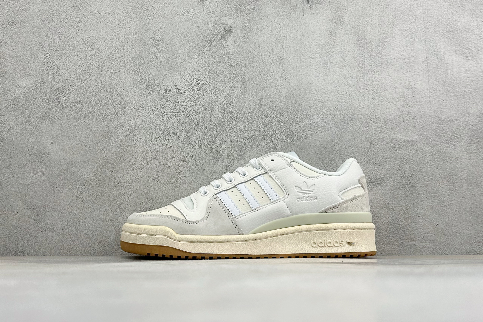 头层福利  Adidas Forum Low CL 84 阿迪达斯 三叶草经典复古低帮运动休闲板鞋 原楦原数据开发 采用