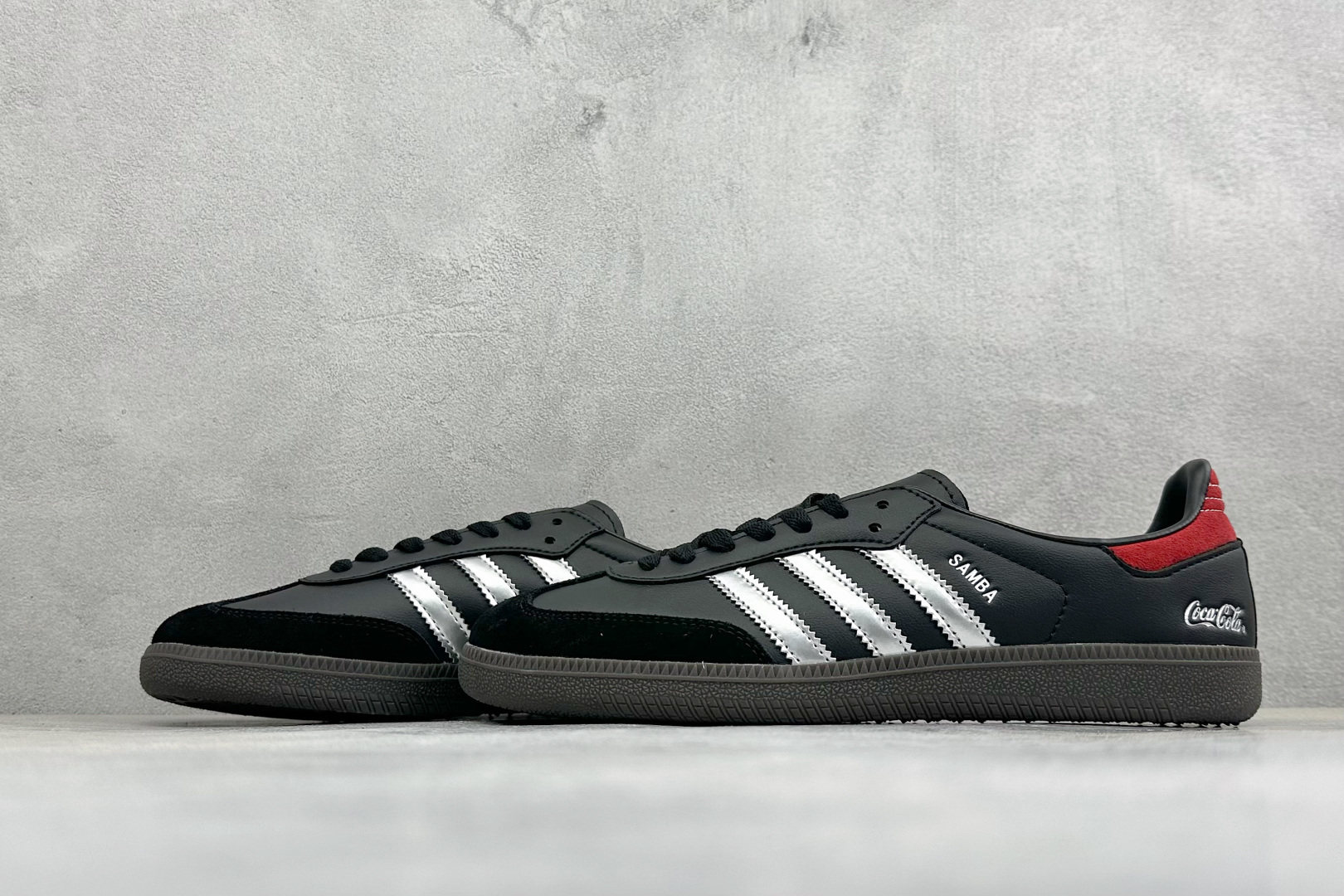 Adidas Originals Samba OG 阿迪达斯 桑巴舞系列绅士德训足球风百搭低帮休闲运动板鞋 货号: KH